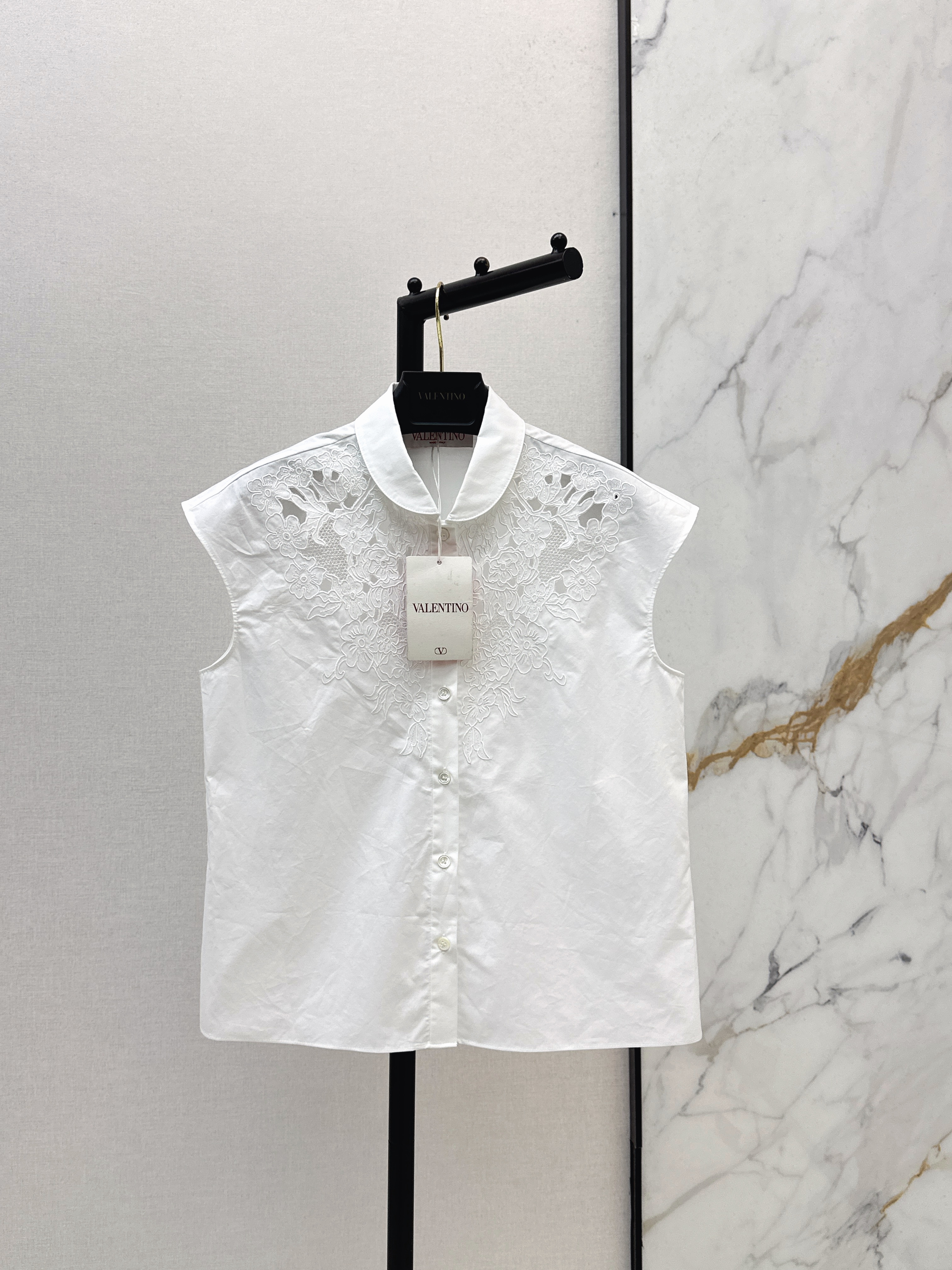 Valen New hollow sleeveless shirt