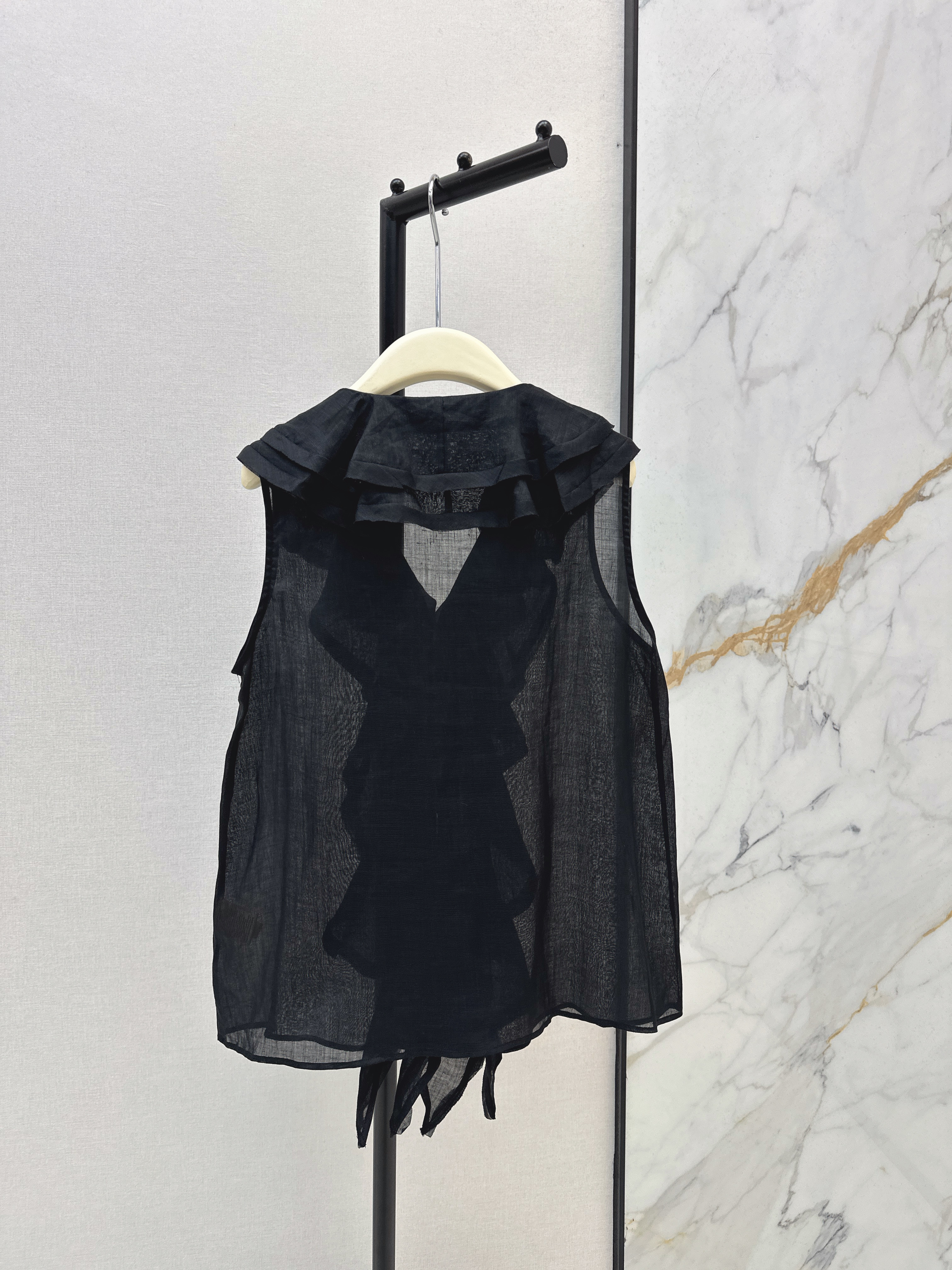 Chol New ruffle sleeveless shirt