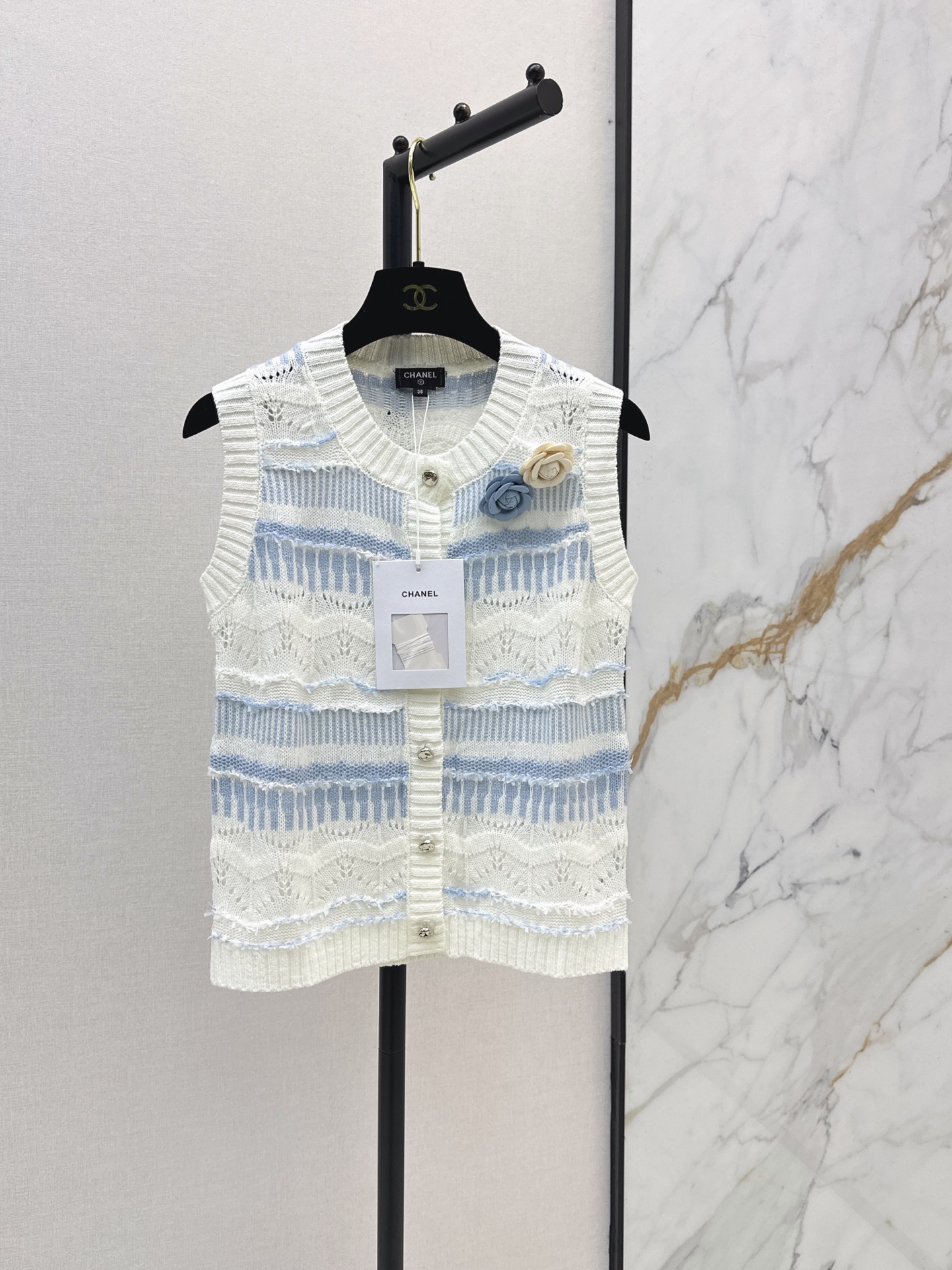 Chan New 3d floral knit vest