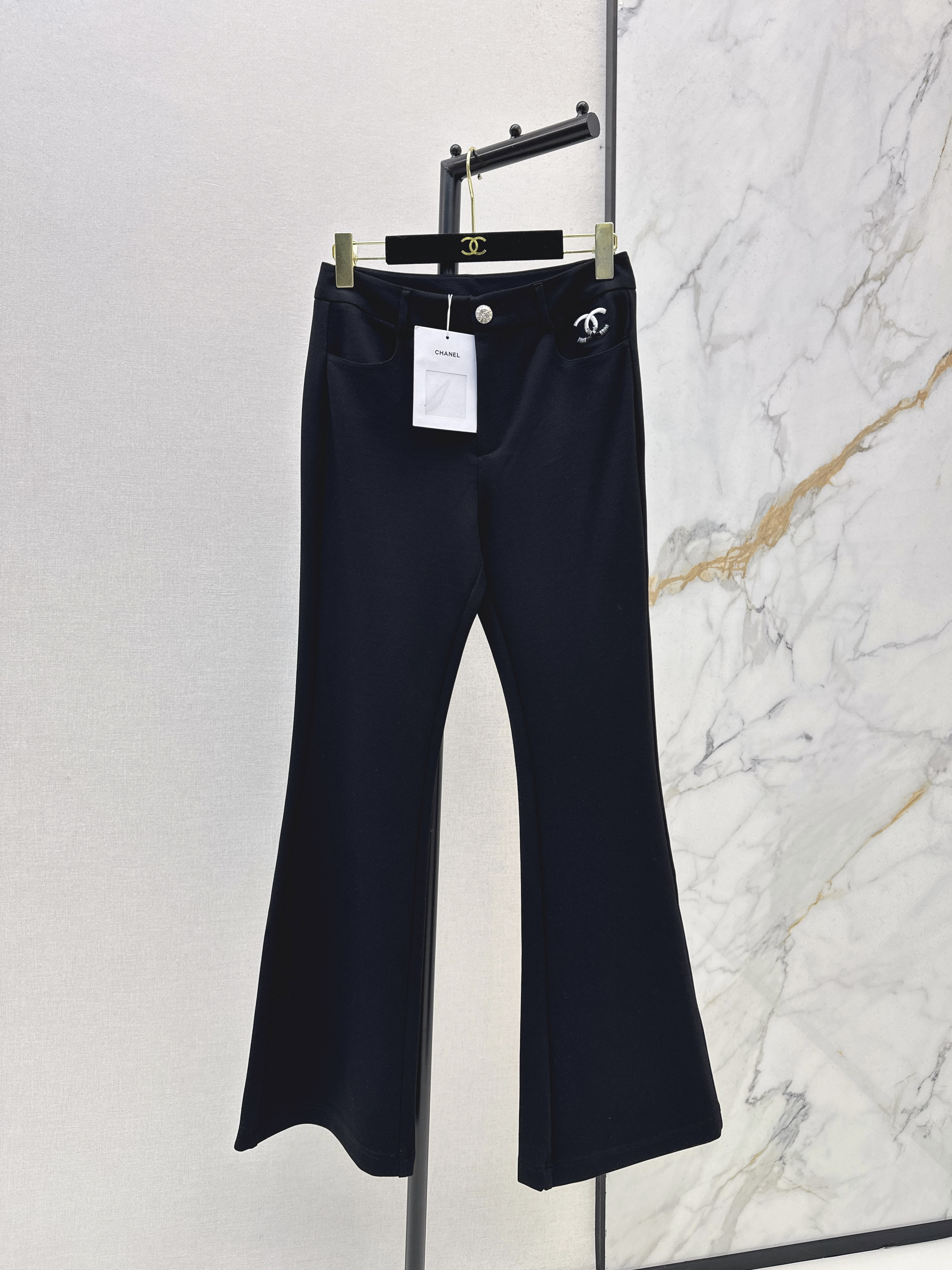 Chan New flared pants