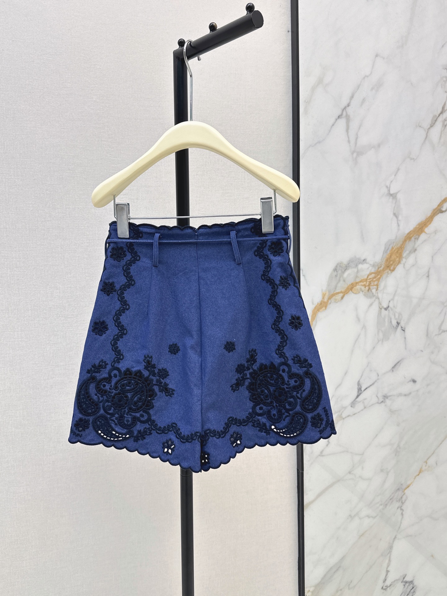 Zimm New embroidered denim shorts