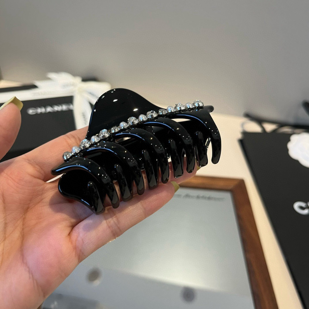 Chan New  Hair Clip