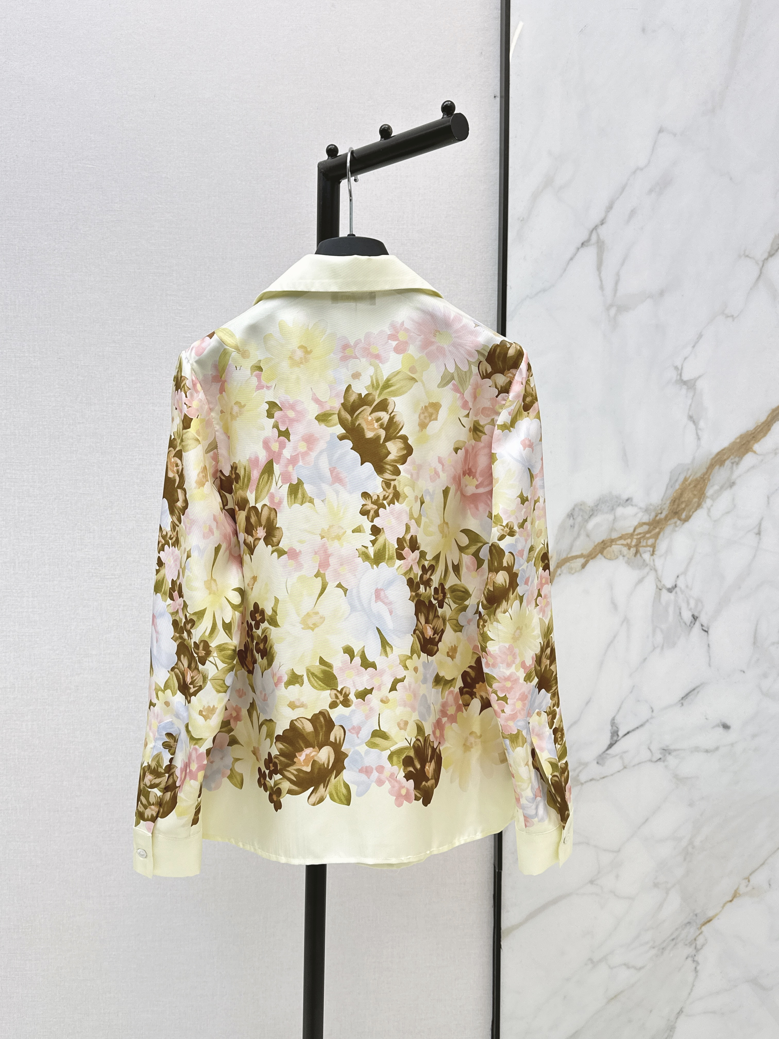 Ver New print silk shirt