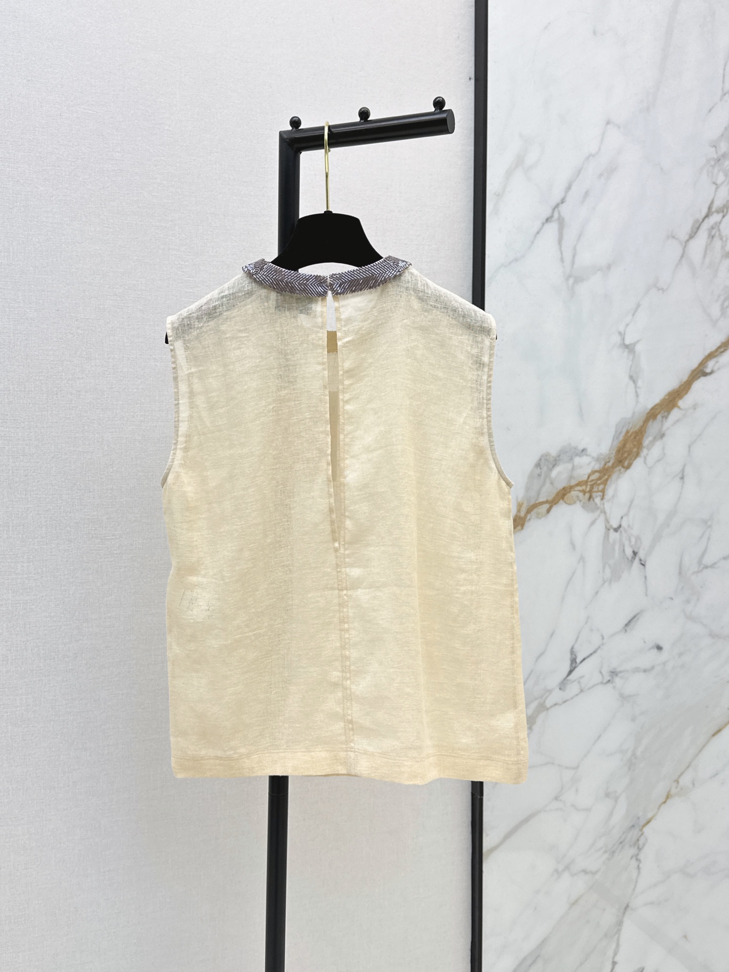 Chan New Sleeveless vest