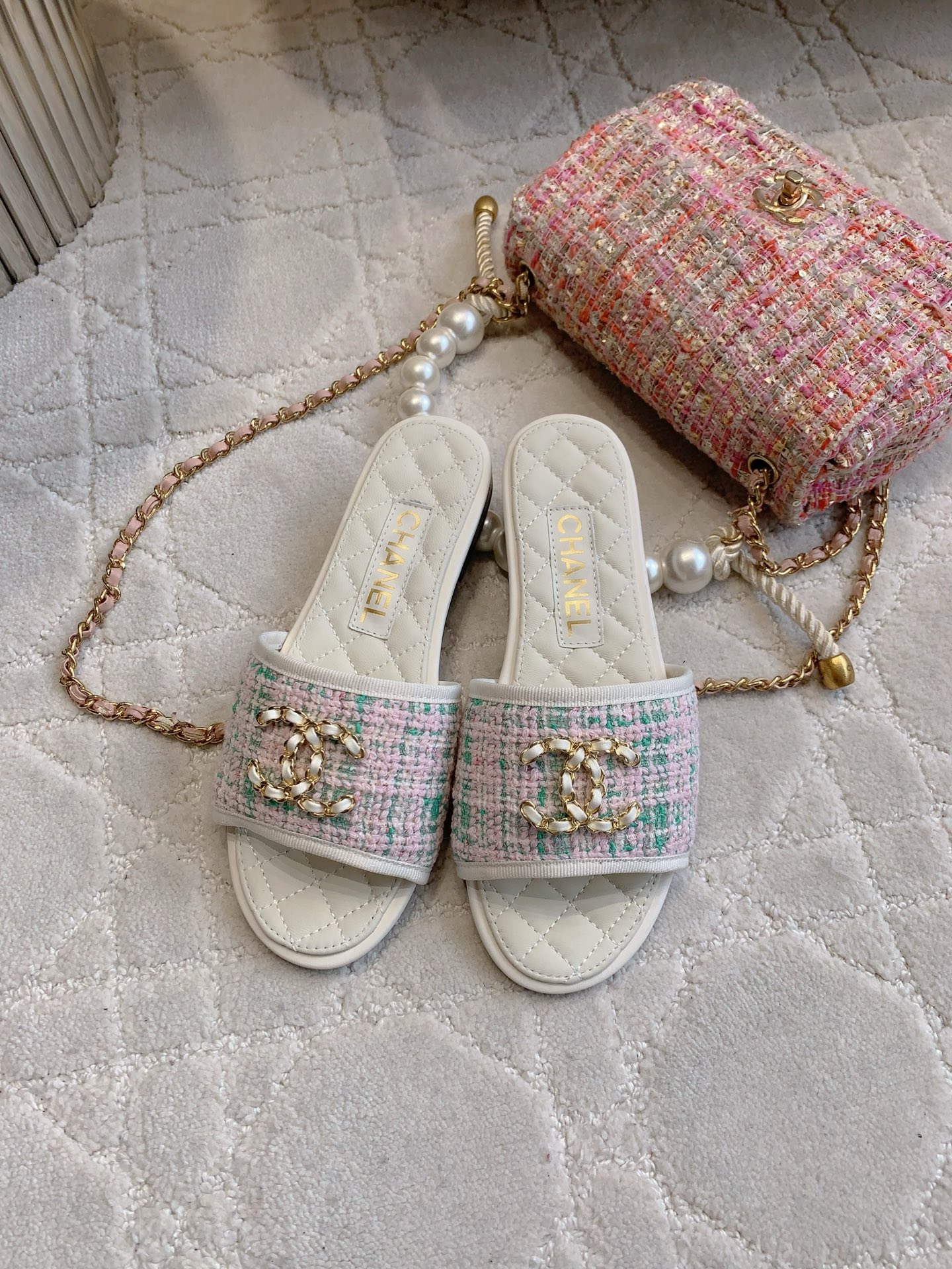 Chan New Flat slippers