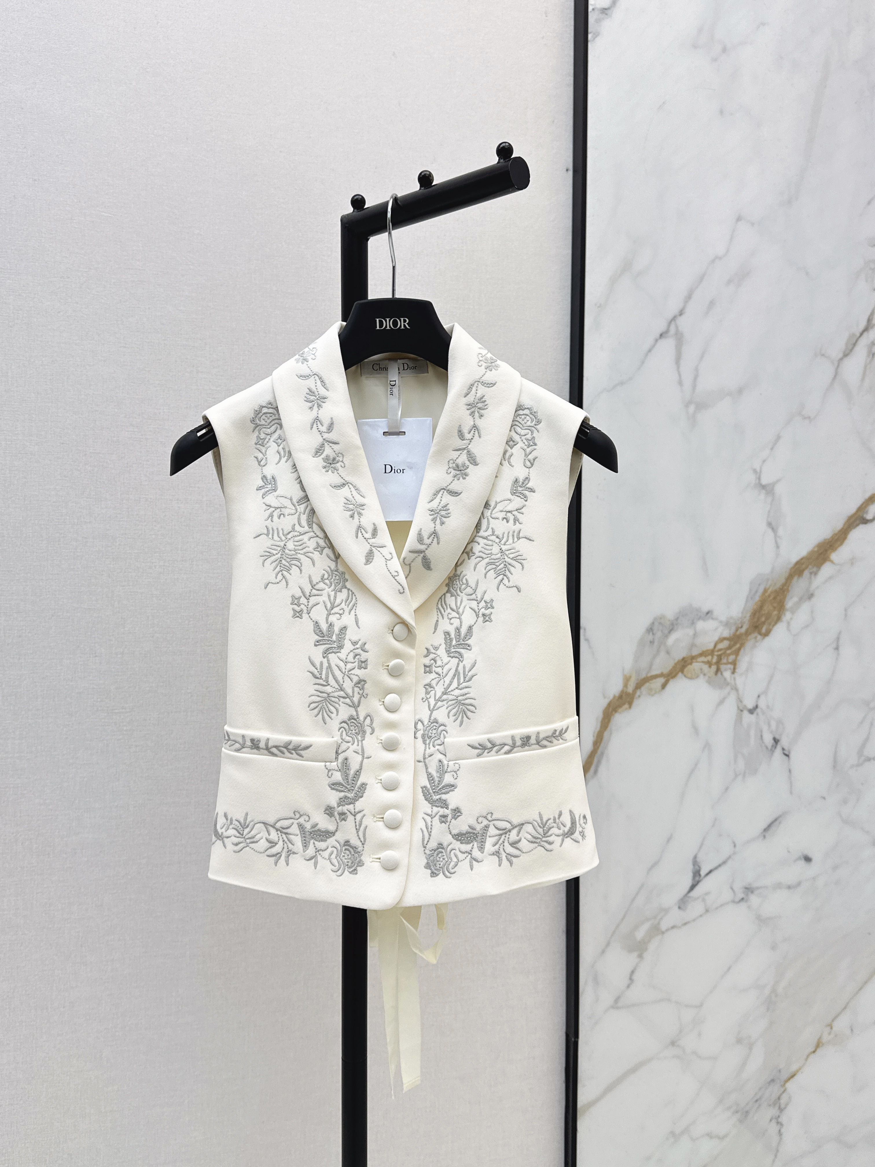 CD New Floral Embroidered Vest