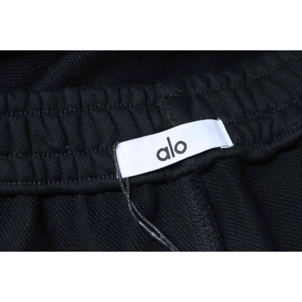 Alo Yoga Cuffed Sweatpants black