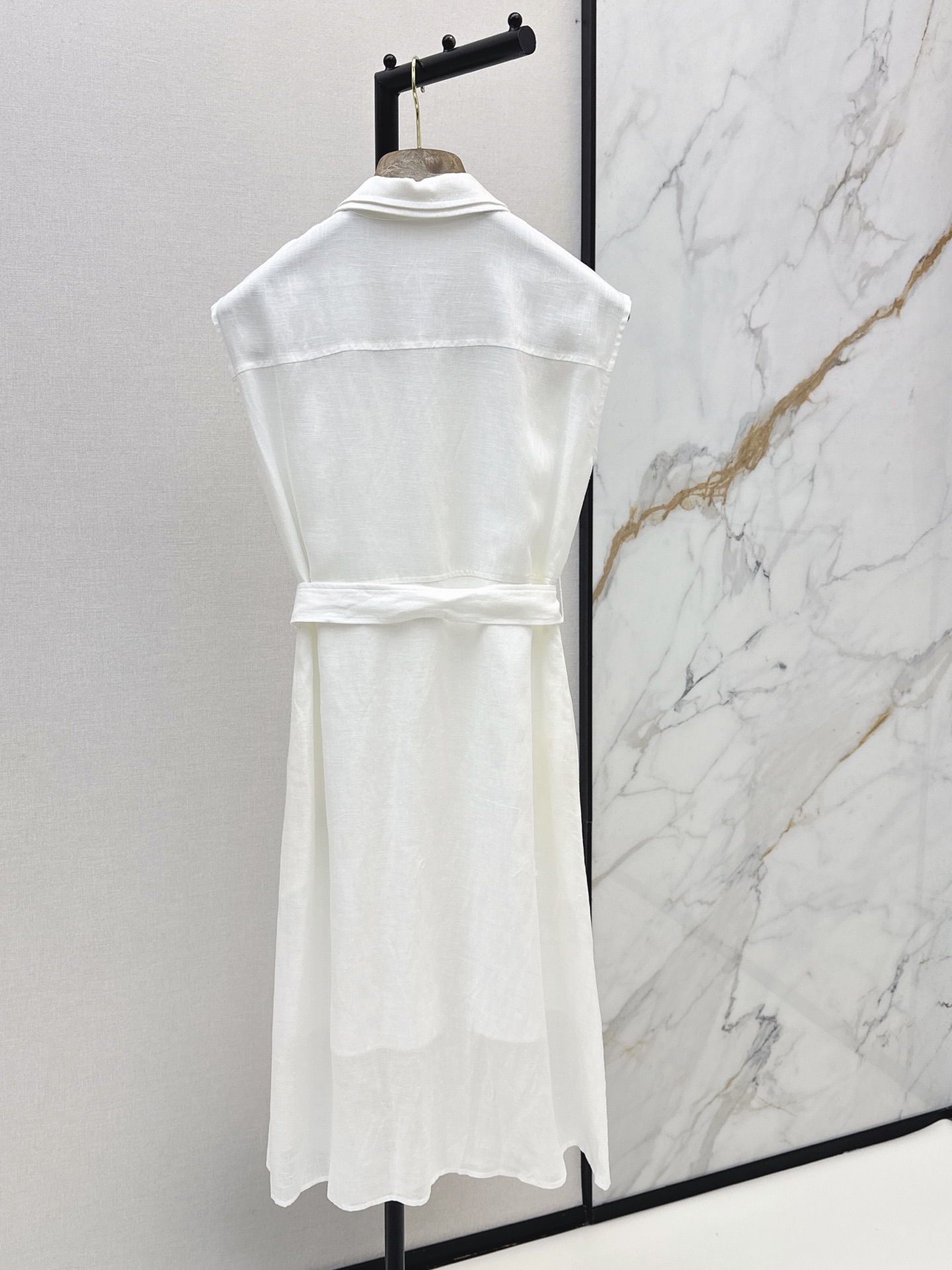 Brun New Sleeveless dress