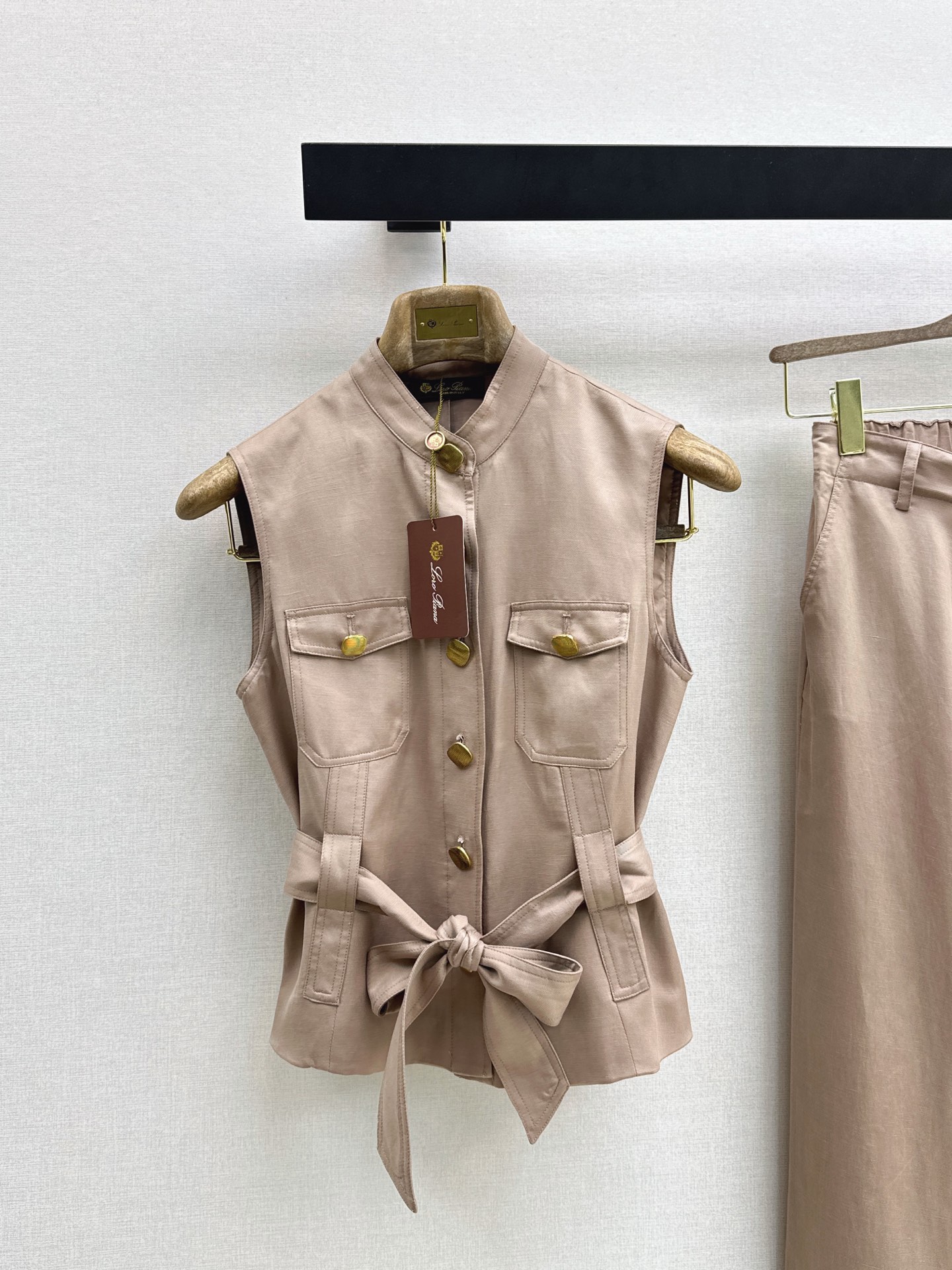 Loro New belt vest