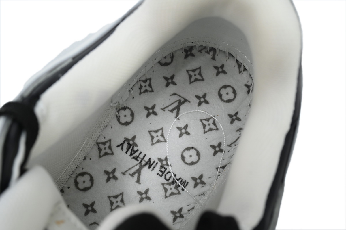 Pkkicks God Batch LOUIS VUITTON Trainer Black and gray