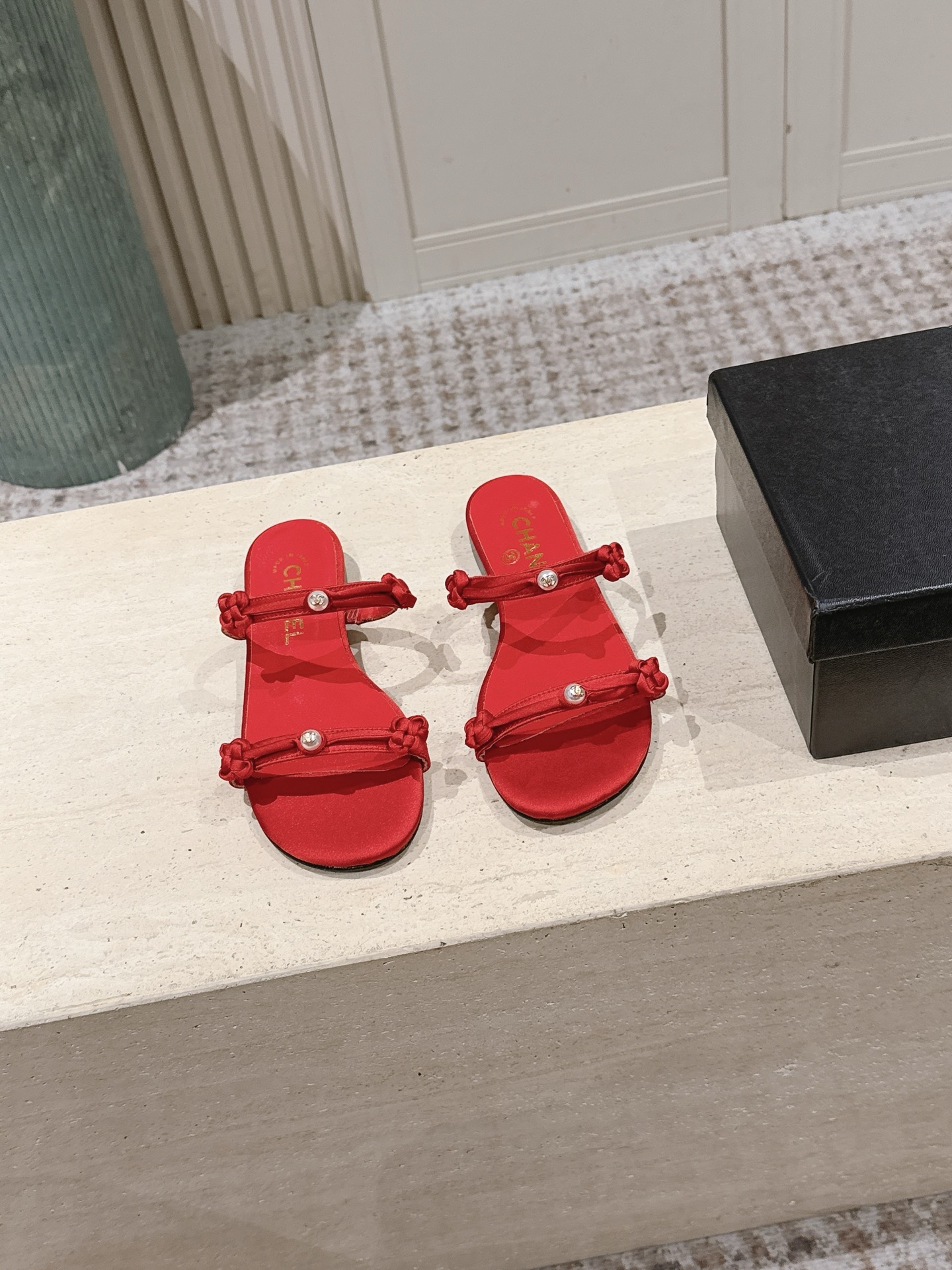 Chan NEW Flat slide sandals