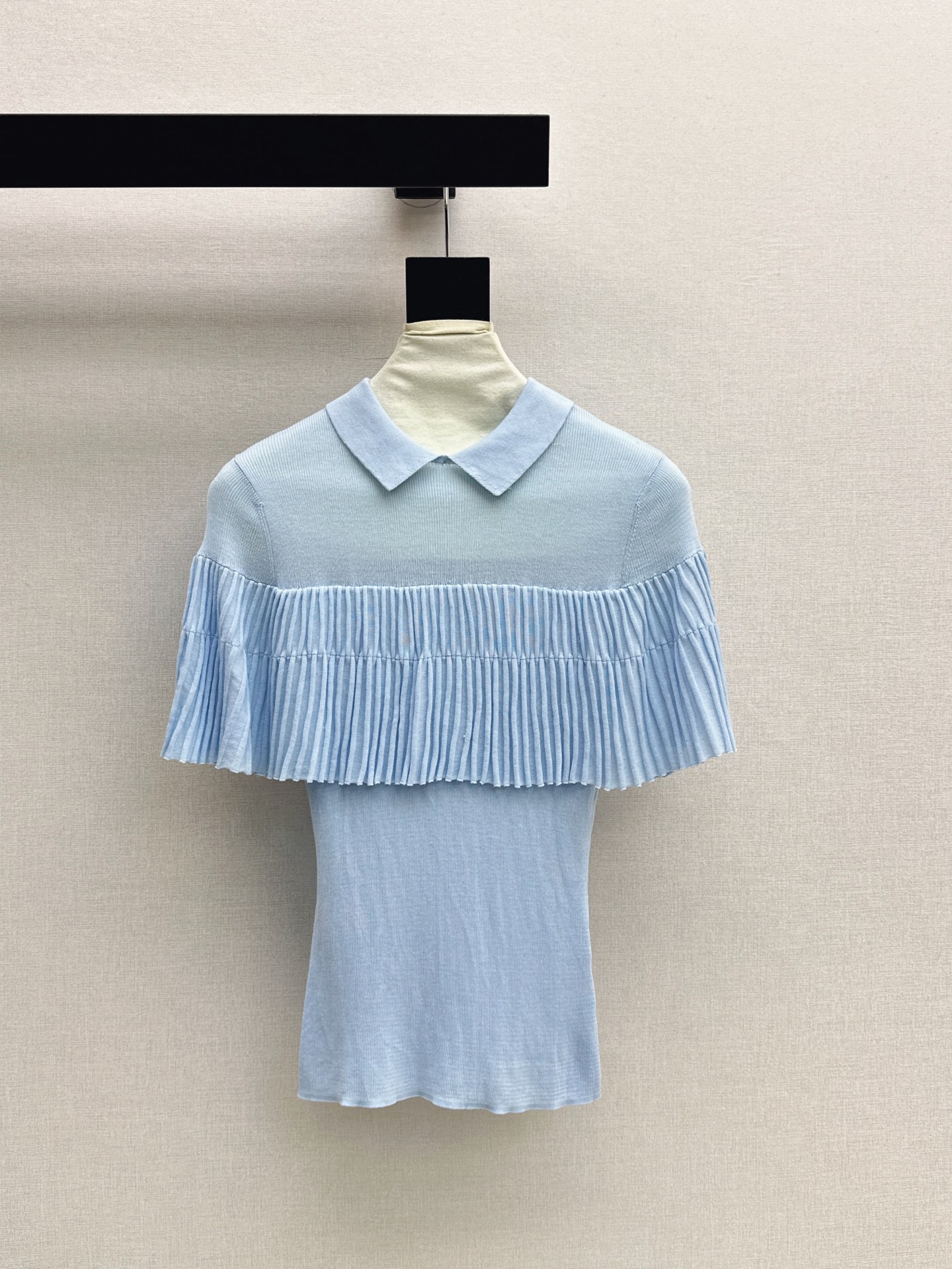 Miu New Cape-style knitwear
