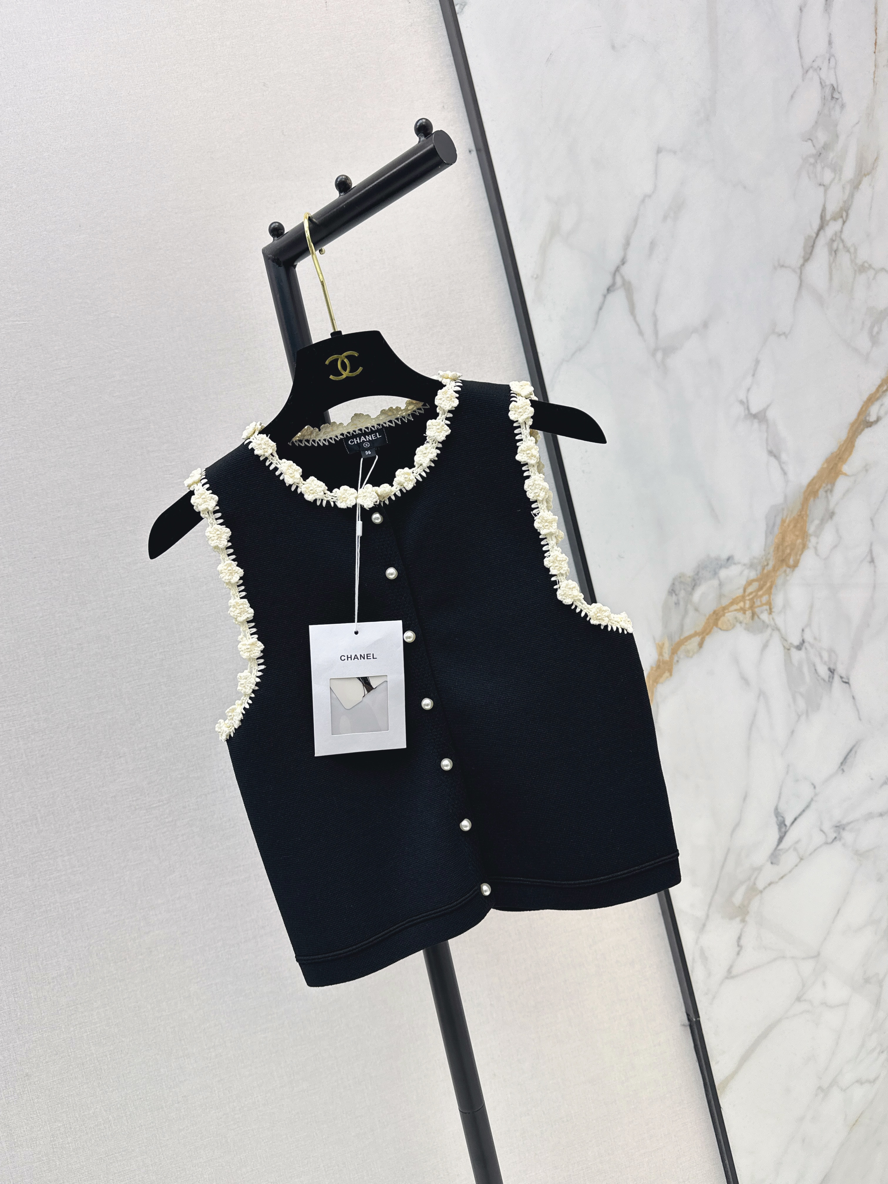 Chan New floral trim vest