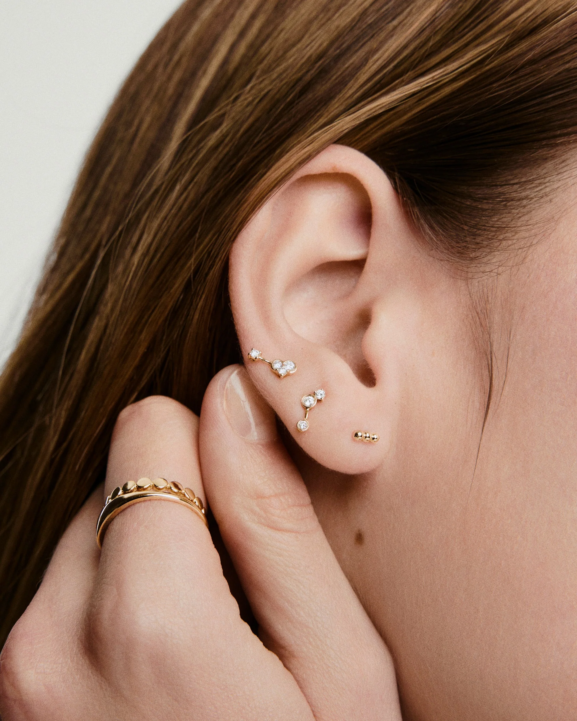 Single Spheres Bar Stud