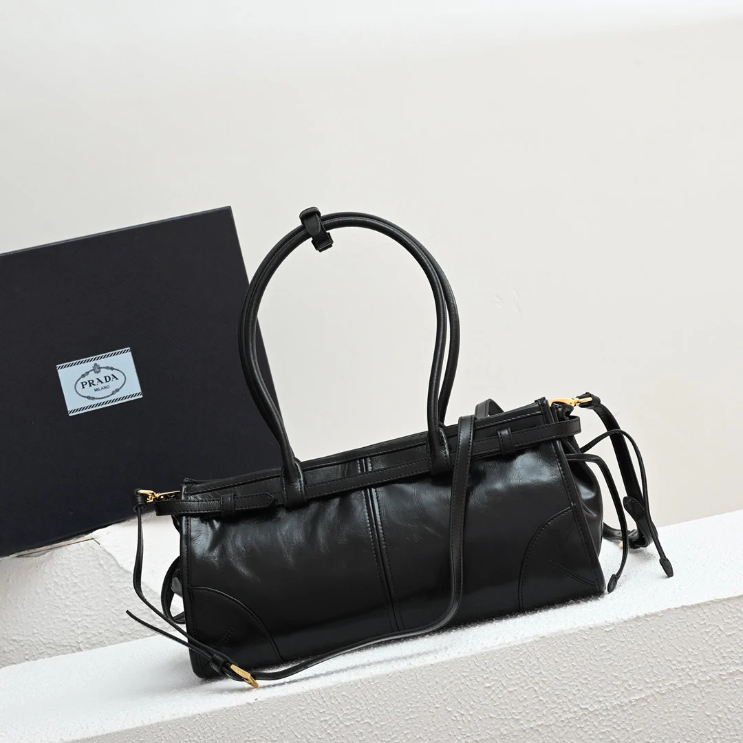 Pra LuxSoft Medium leather handbag