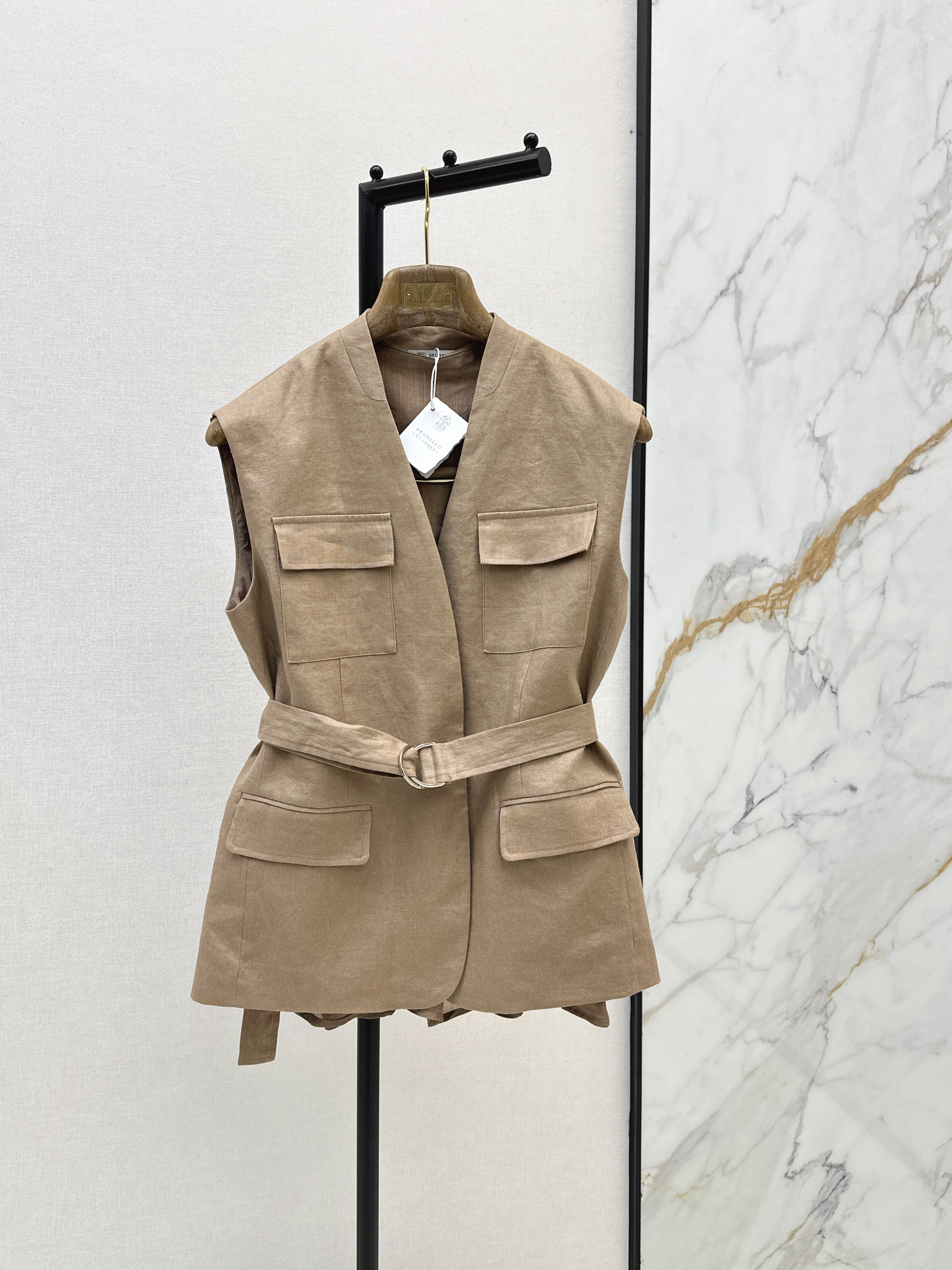 Brun New Waist-cinching vest