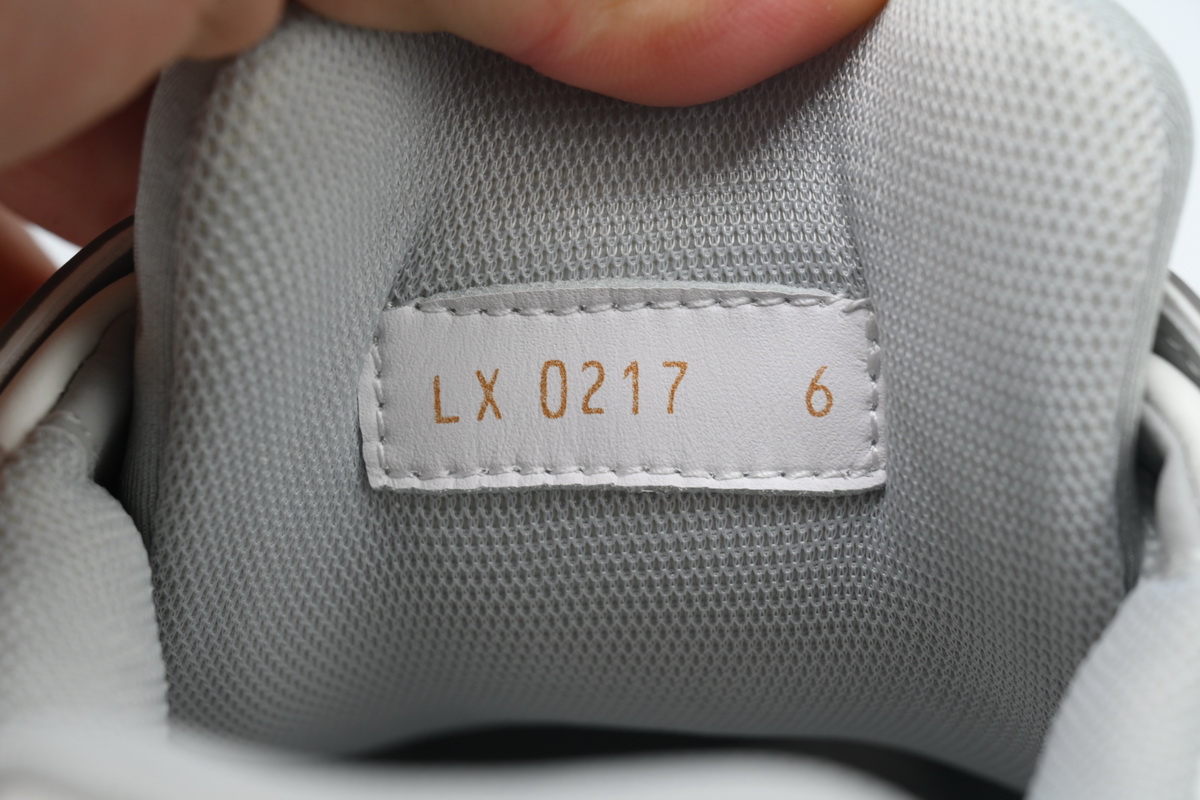 Pkkicks God Batch LOUIS VUITTON Trainer White ash