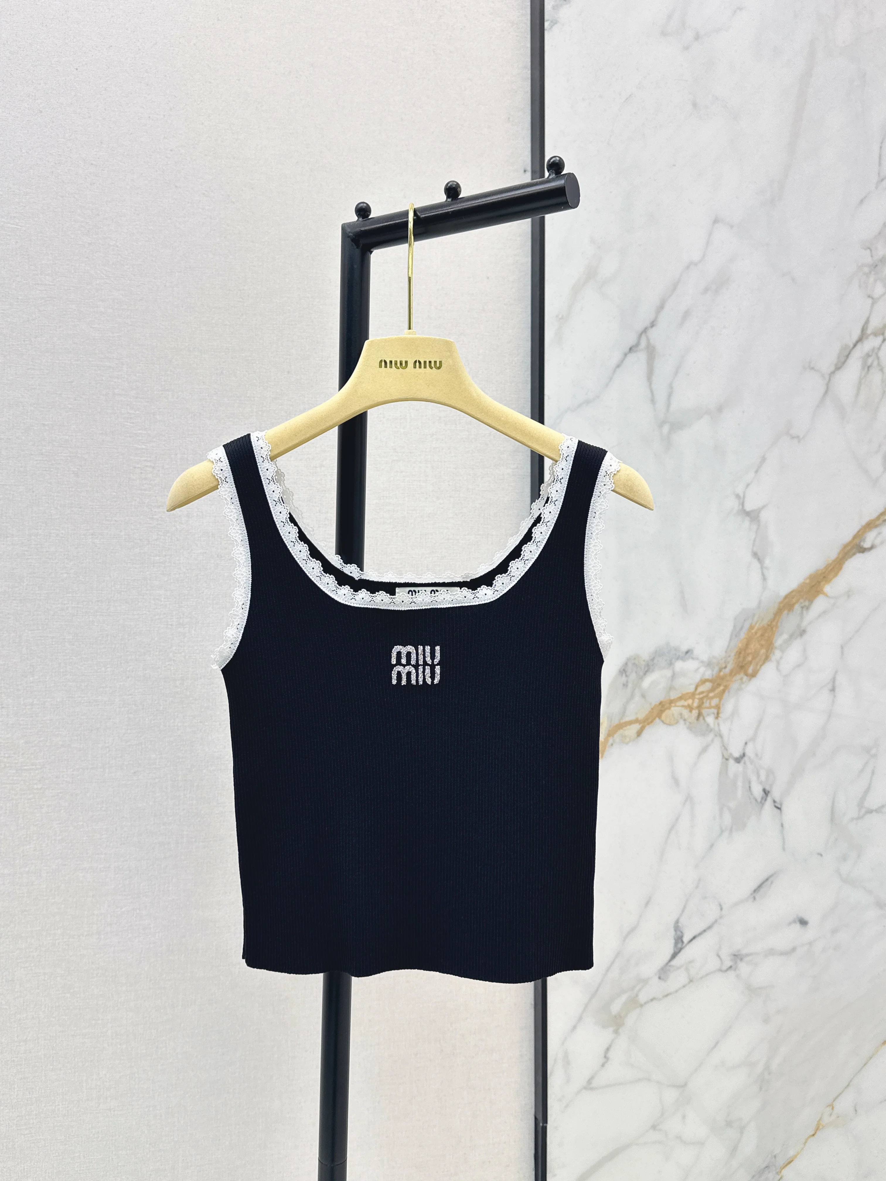 Miu NEW knitted vest