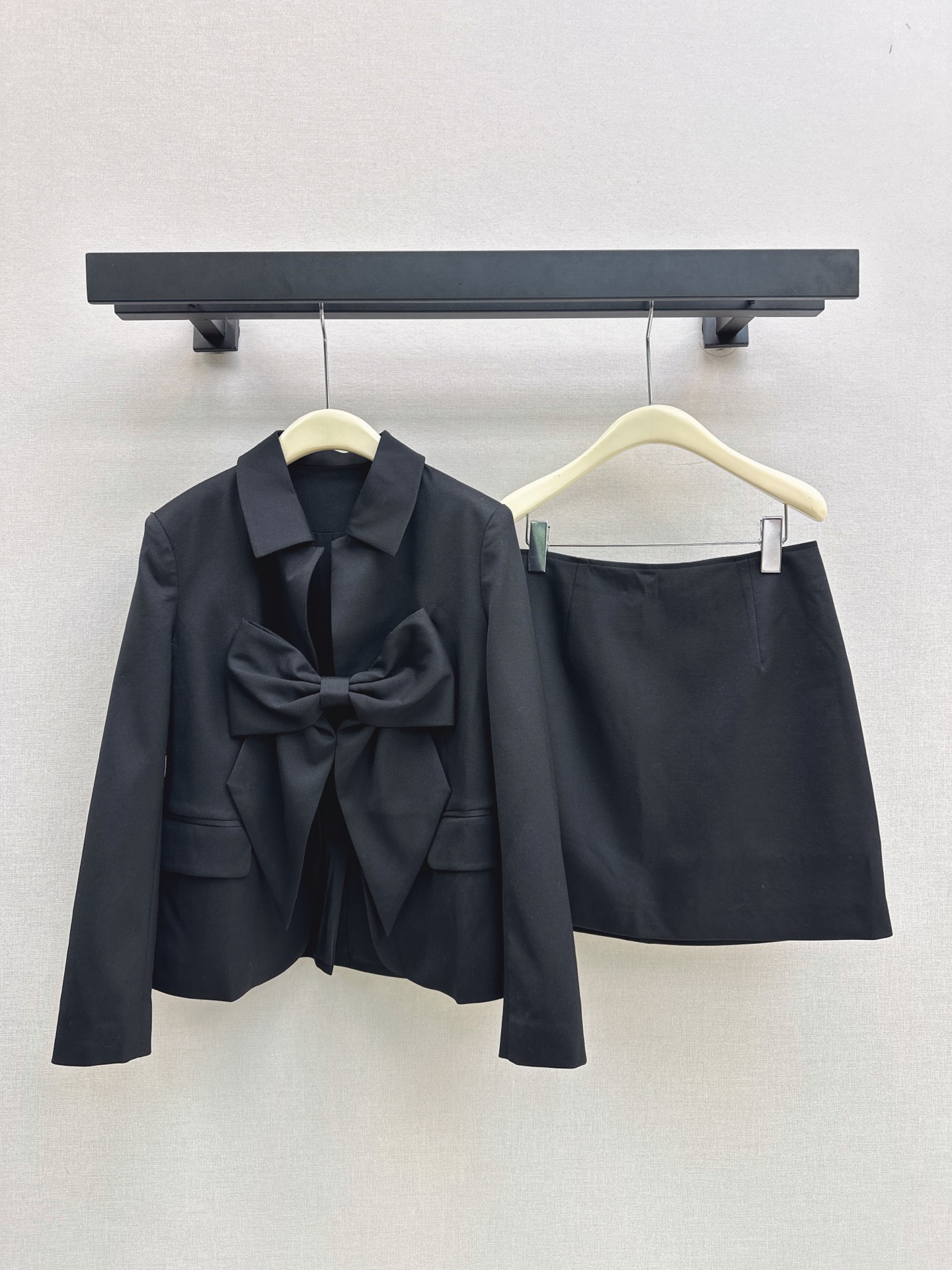 Chan New Socialite-style outfit
