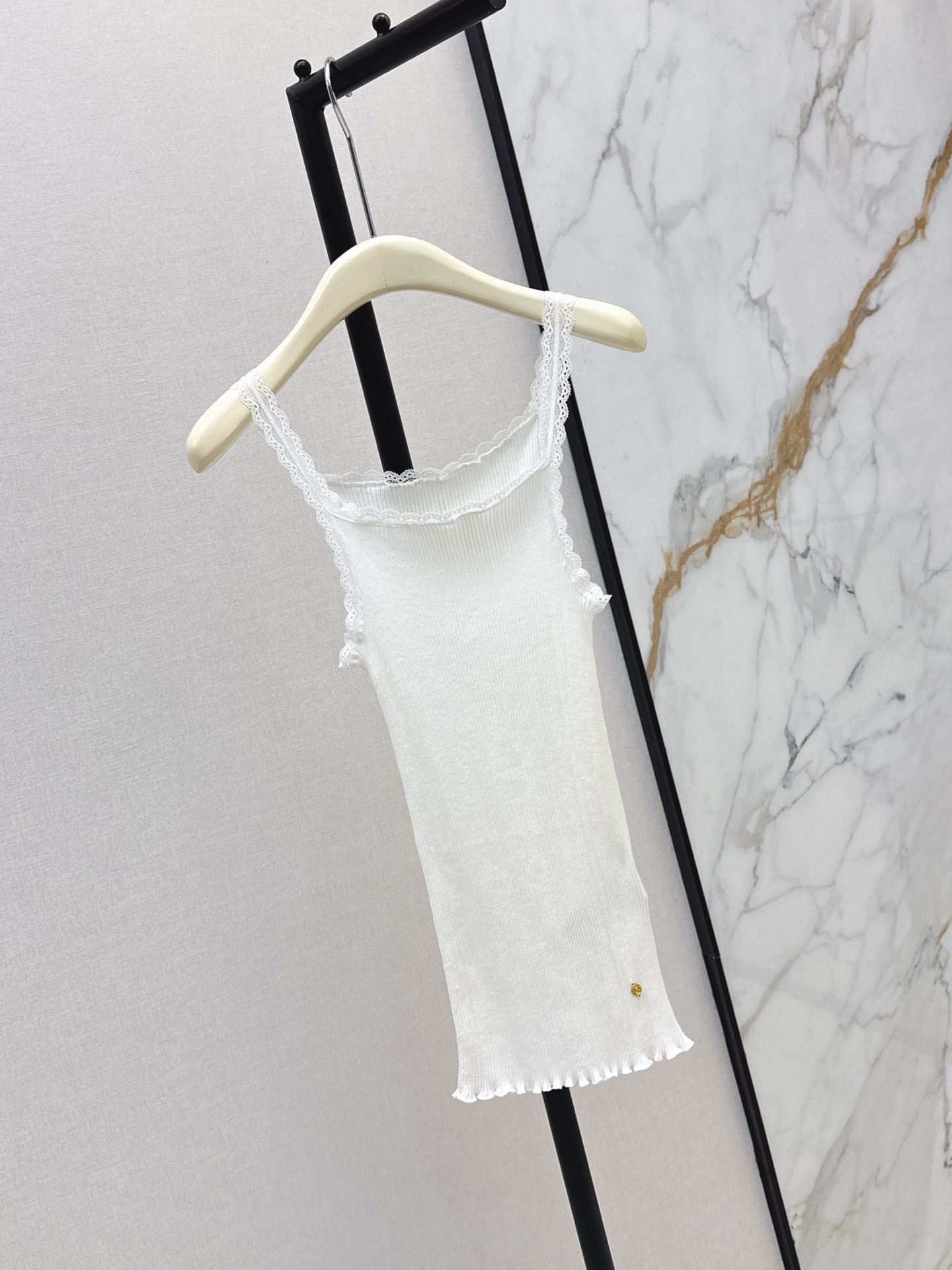 Chol New Lace trim camisole
