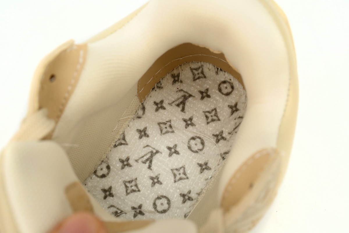 Pkkicks God Batch LOUIS VUITTON Trainer Beige