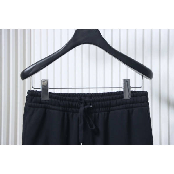 Alo Yoga Cuffed Sweatpants black