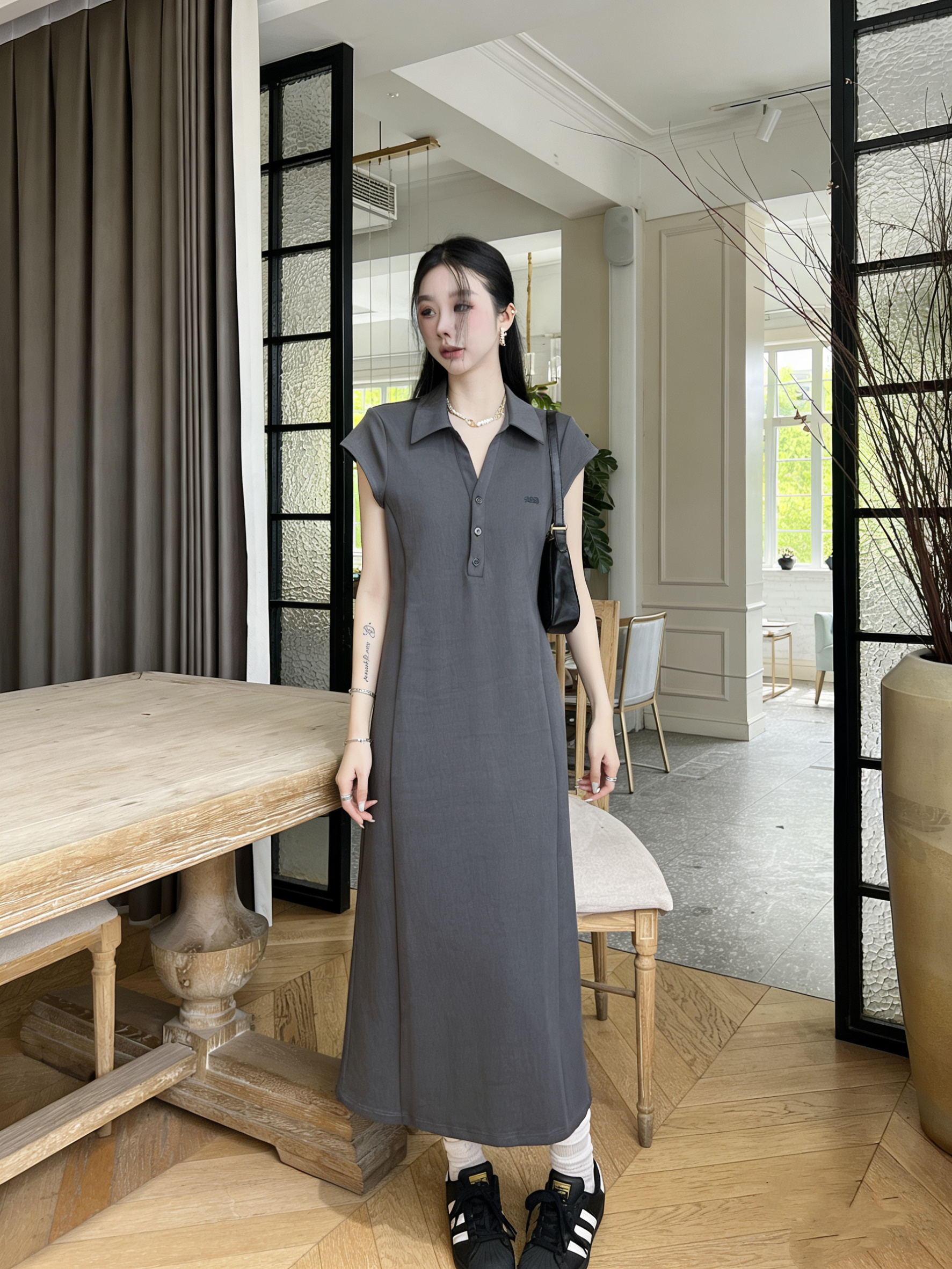 Loe New sleeveless dress