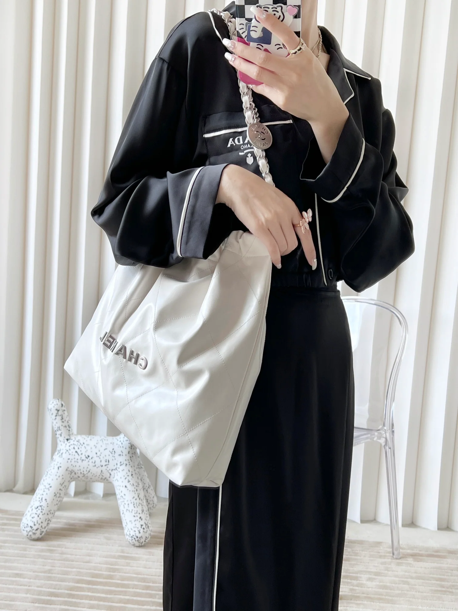 Chan New 22bag tote bag