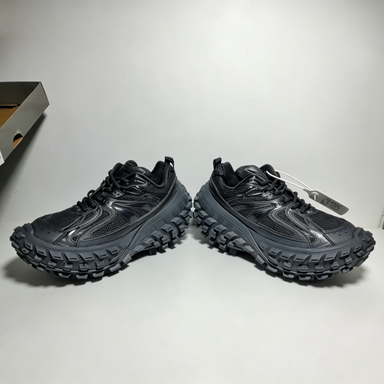 Balenciaga Defender Black 685613 W2RA6 1000