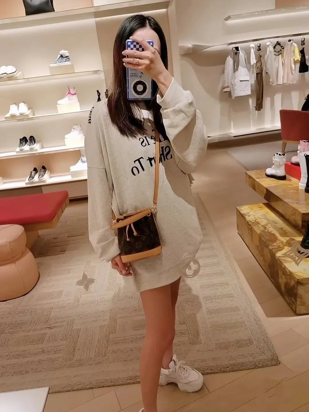 Louis New bucket bag