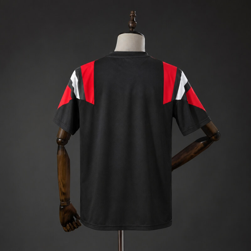 Manchester United 26/27 EQT Black Retro Fan Jersey