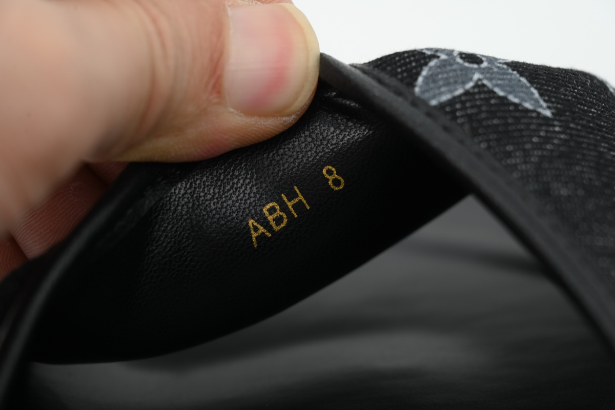 Pkkicks God Batch LOUIS VUITTON Slippers Black Denim Fabric