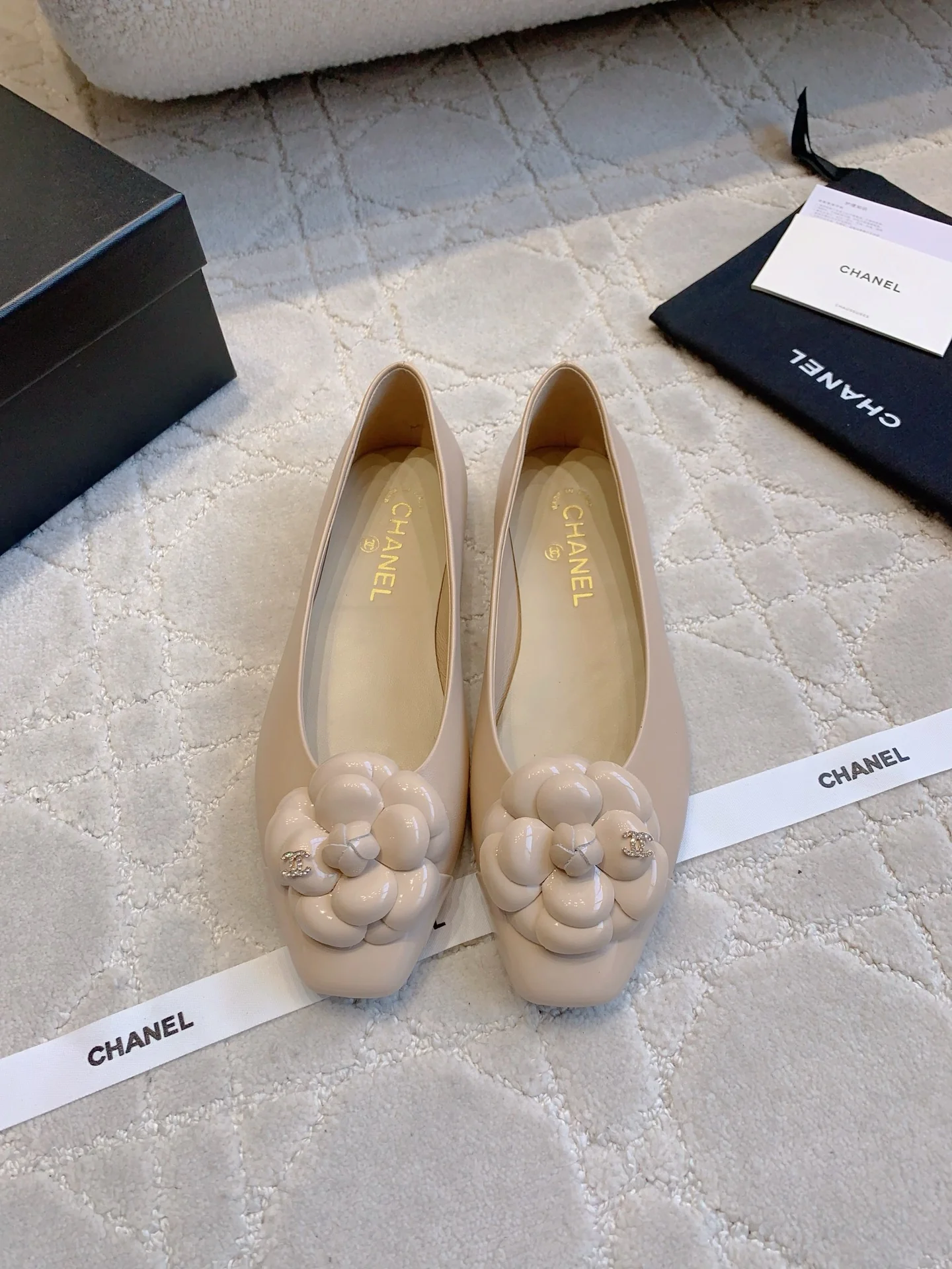 Chan New  Camellia flat shoes