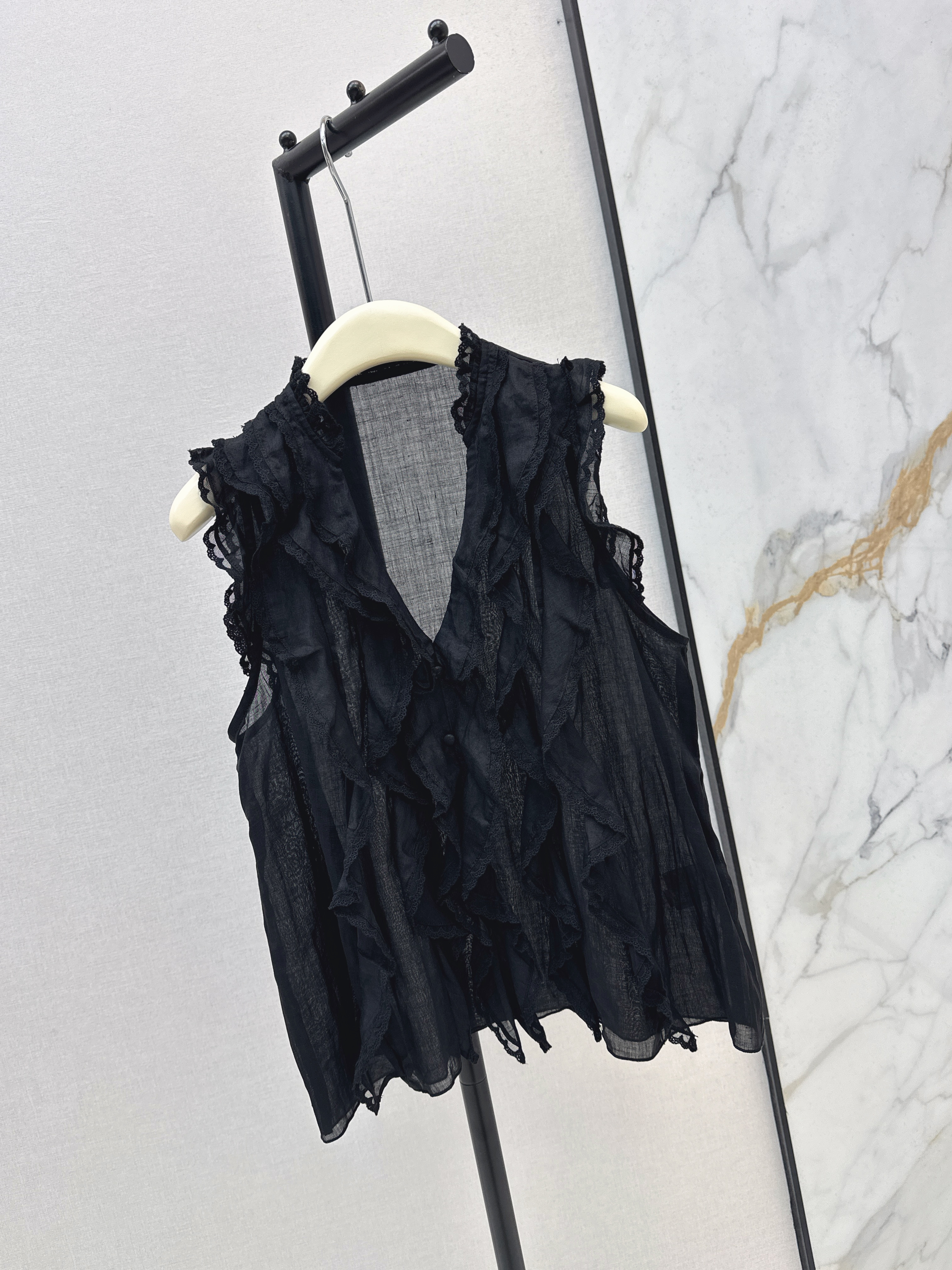 Chol New V-neck sleeveless shirt