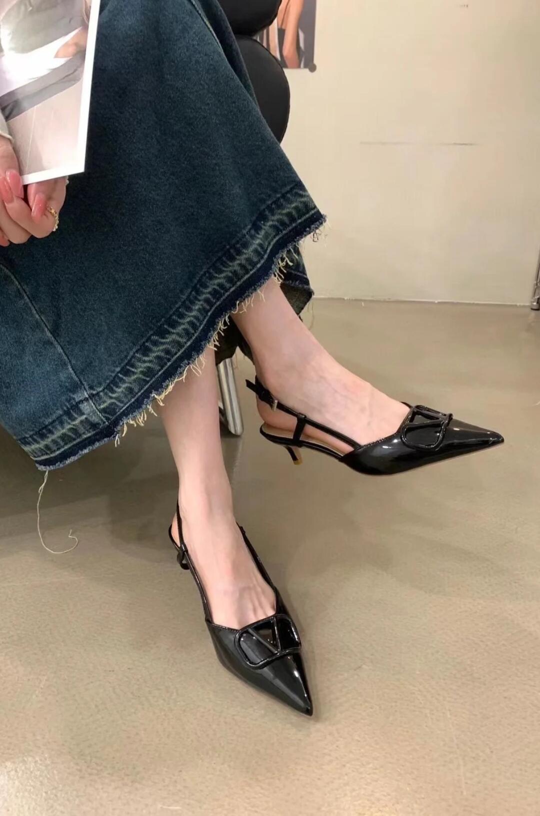 Val New Back-tie sandals