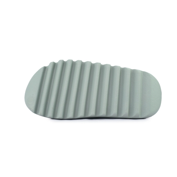 Dope sneakers Adidas Yeezy Iight Grayish Green ID5480