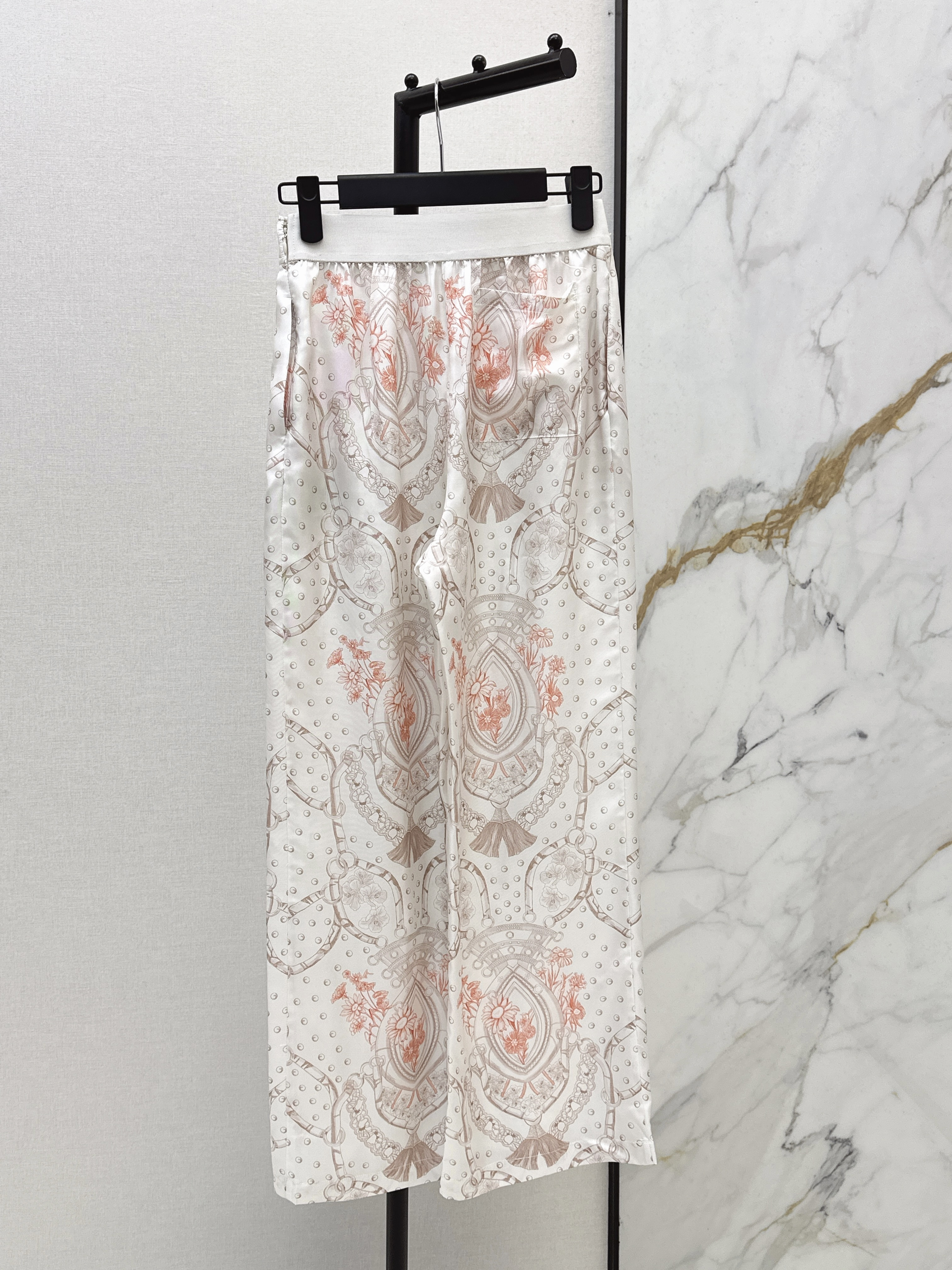 Her New print silk pants