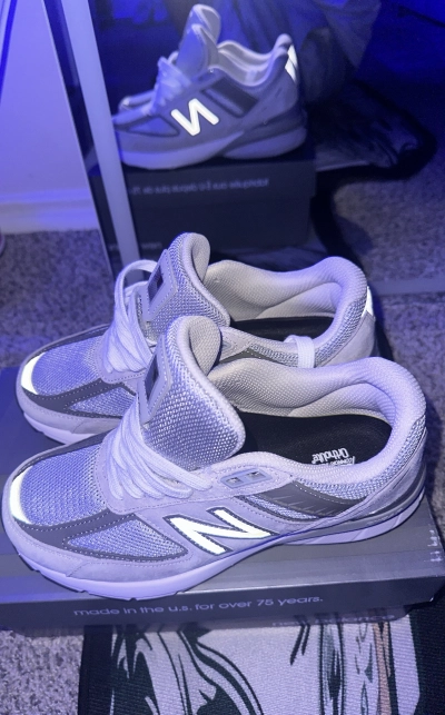 New Balance 990v5 Grey