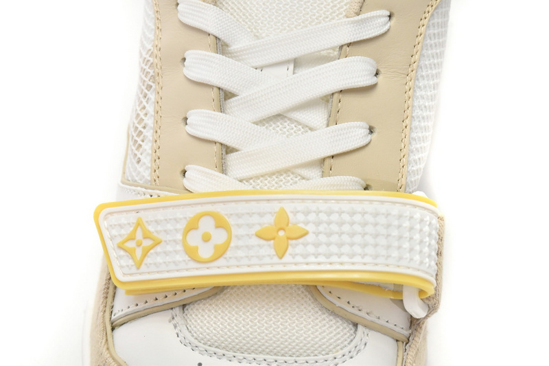 Pkkicks God Batch LOUIS VUITTON Trainer Beige Cloth Cover GO0220