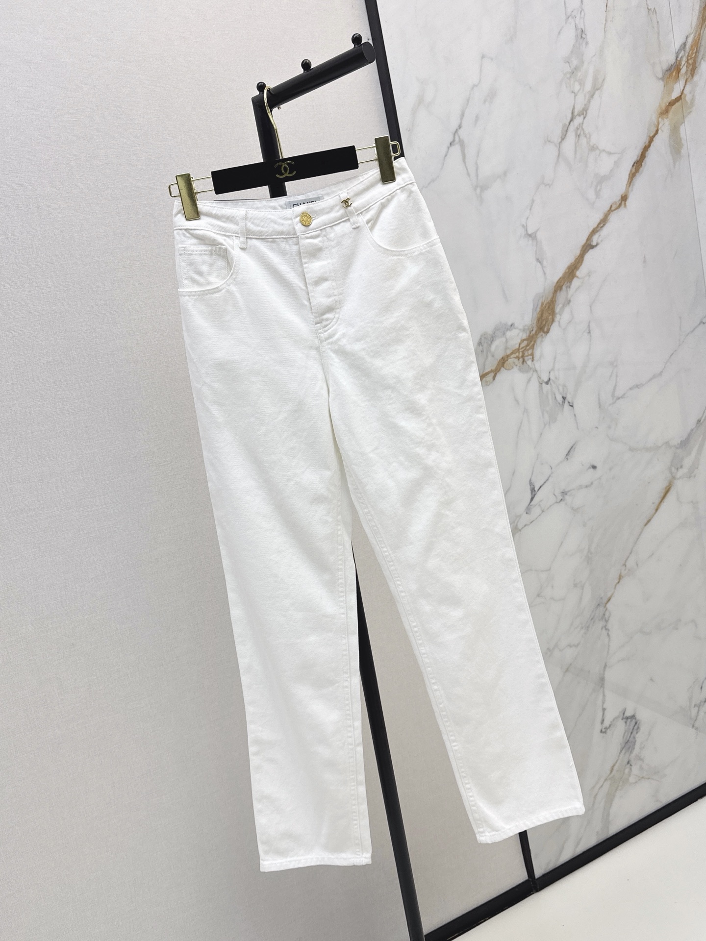 Chan New Slim-fit jeans