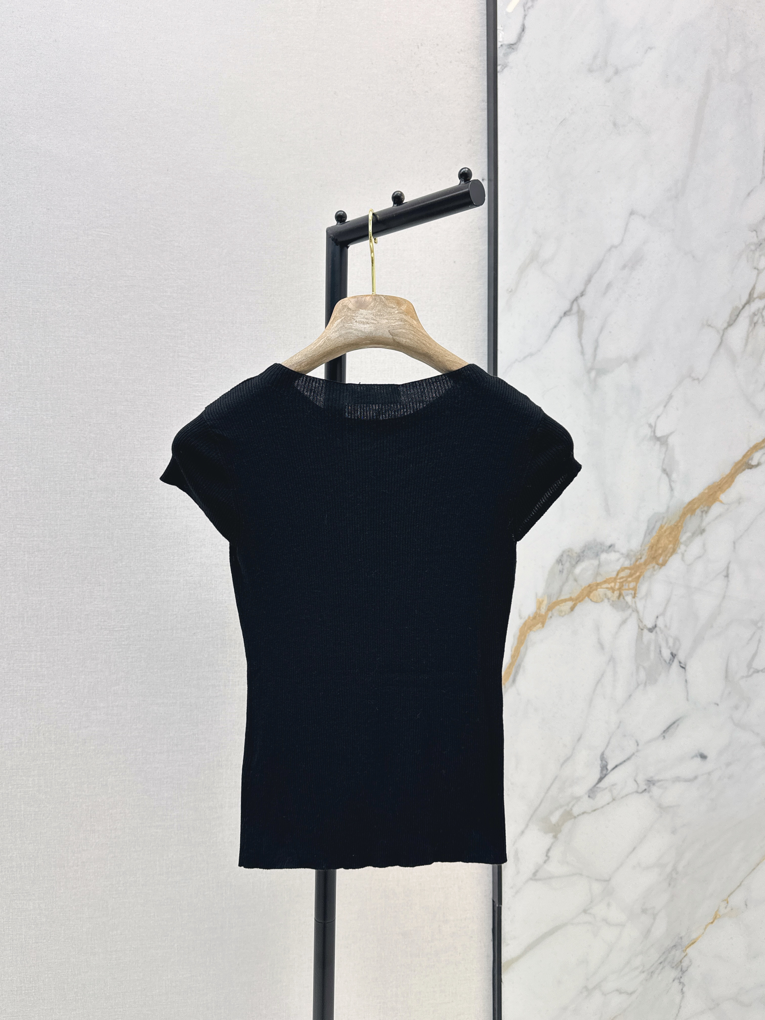 Loro New sleeveless knitwear