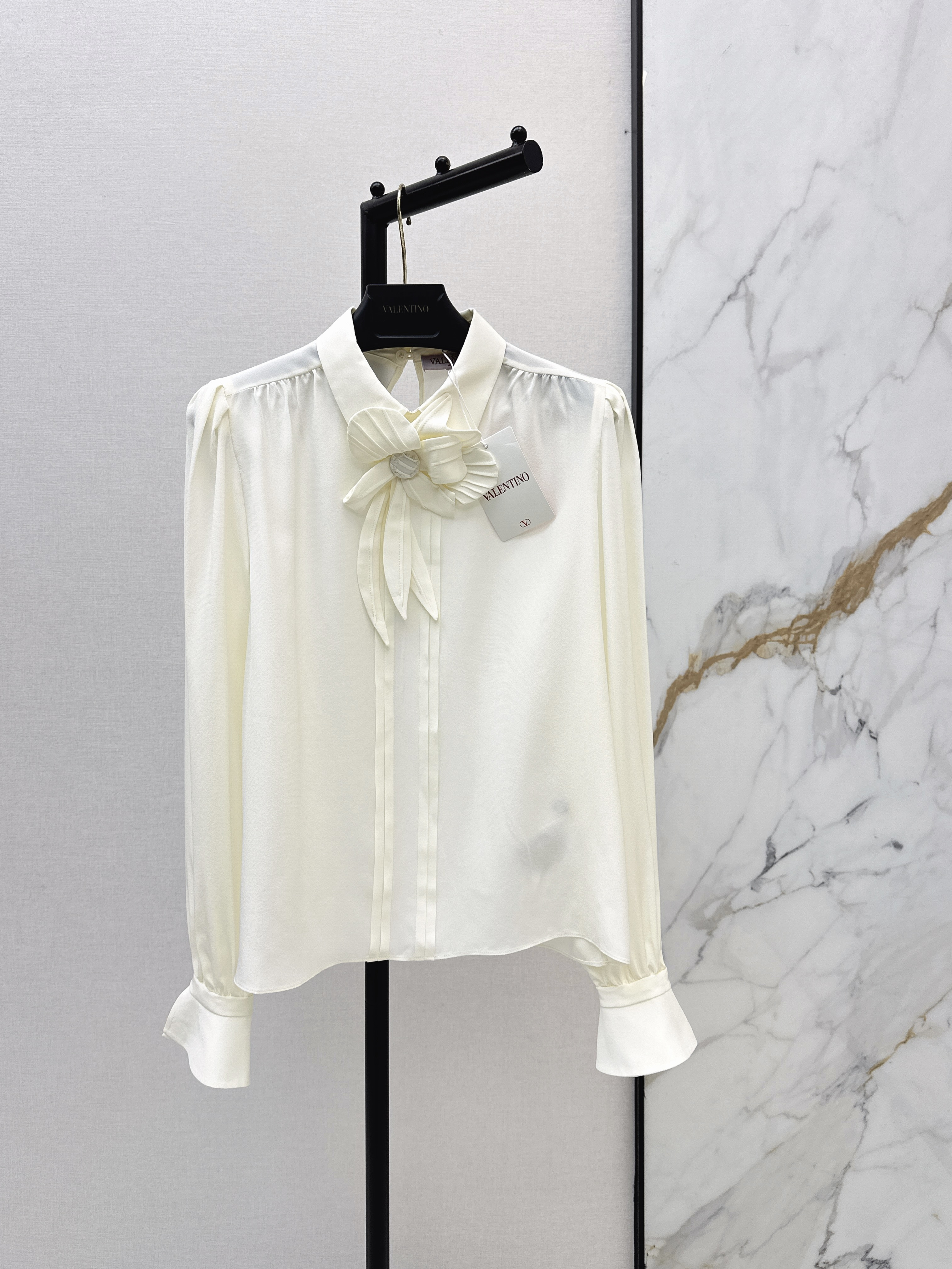 Val New floral silk shirt