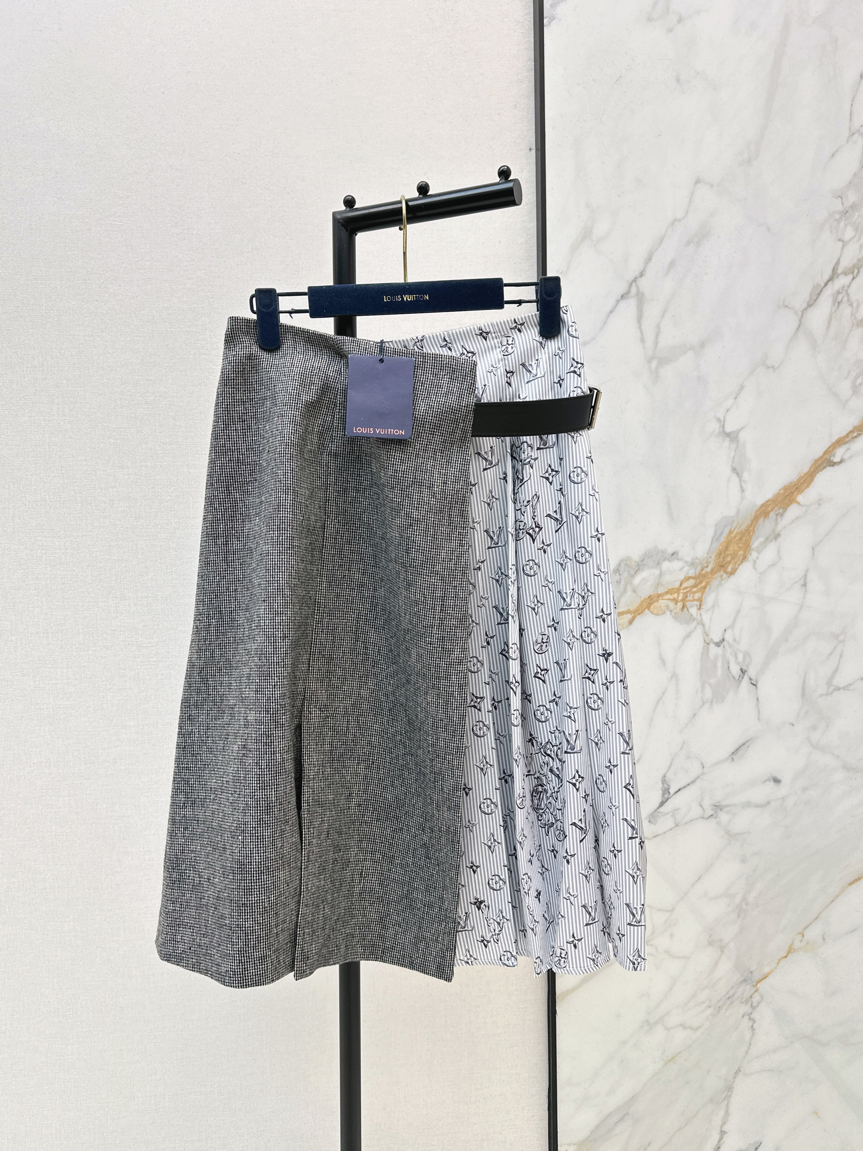 Louis NEW contract skirts
