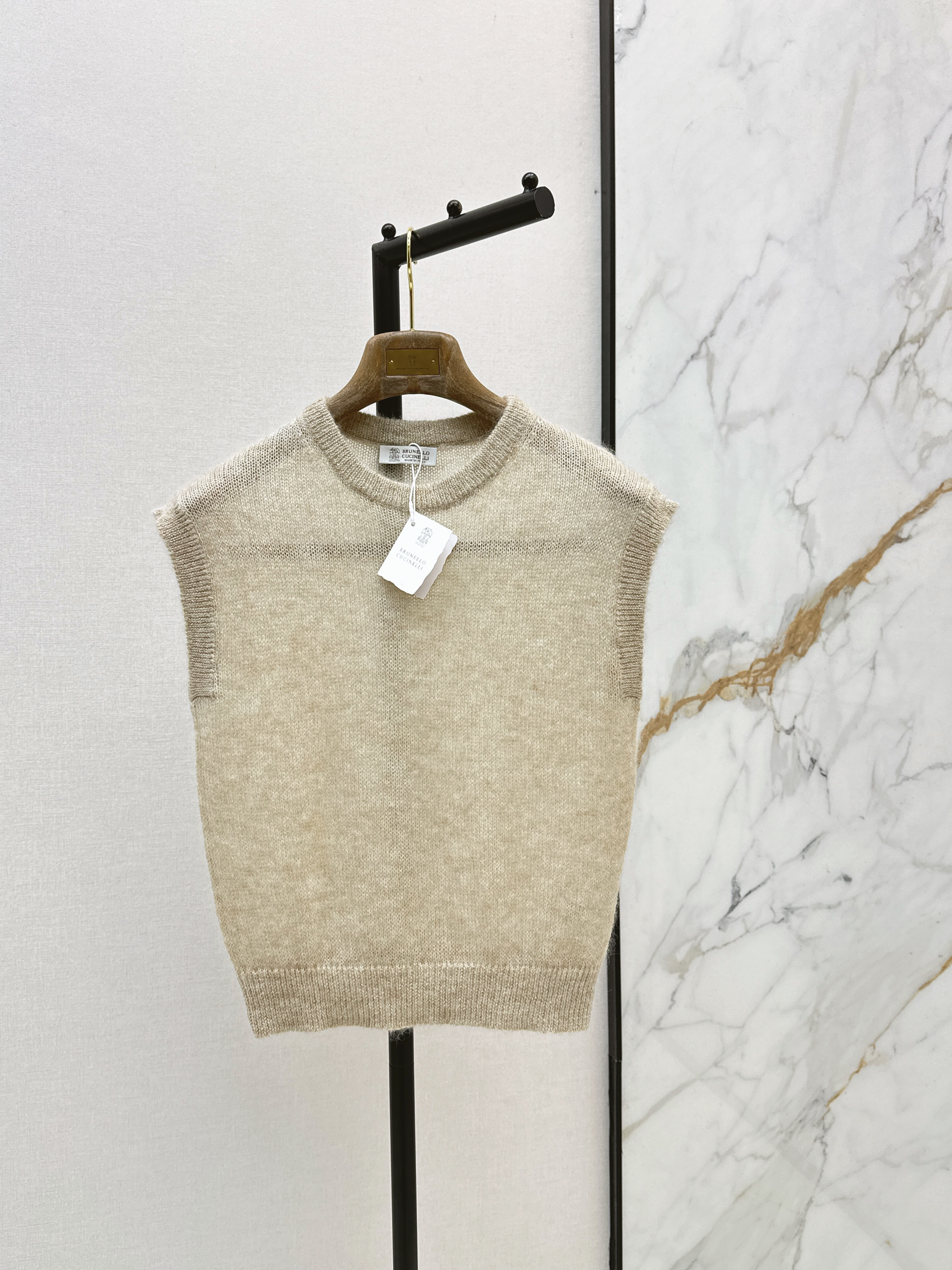 Brun New knitwear