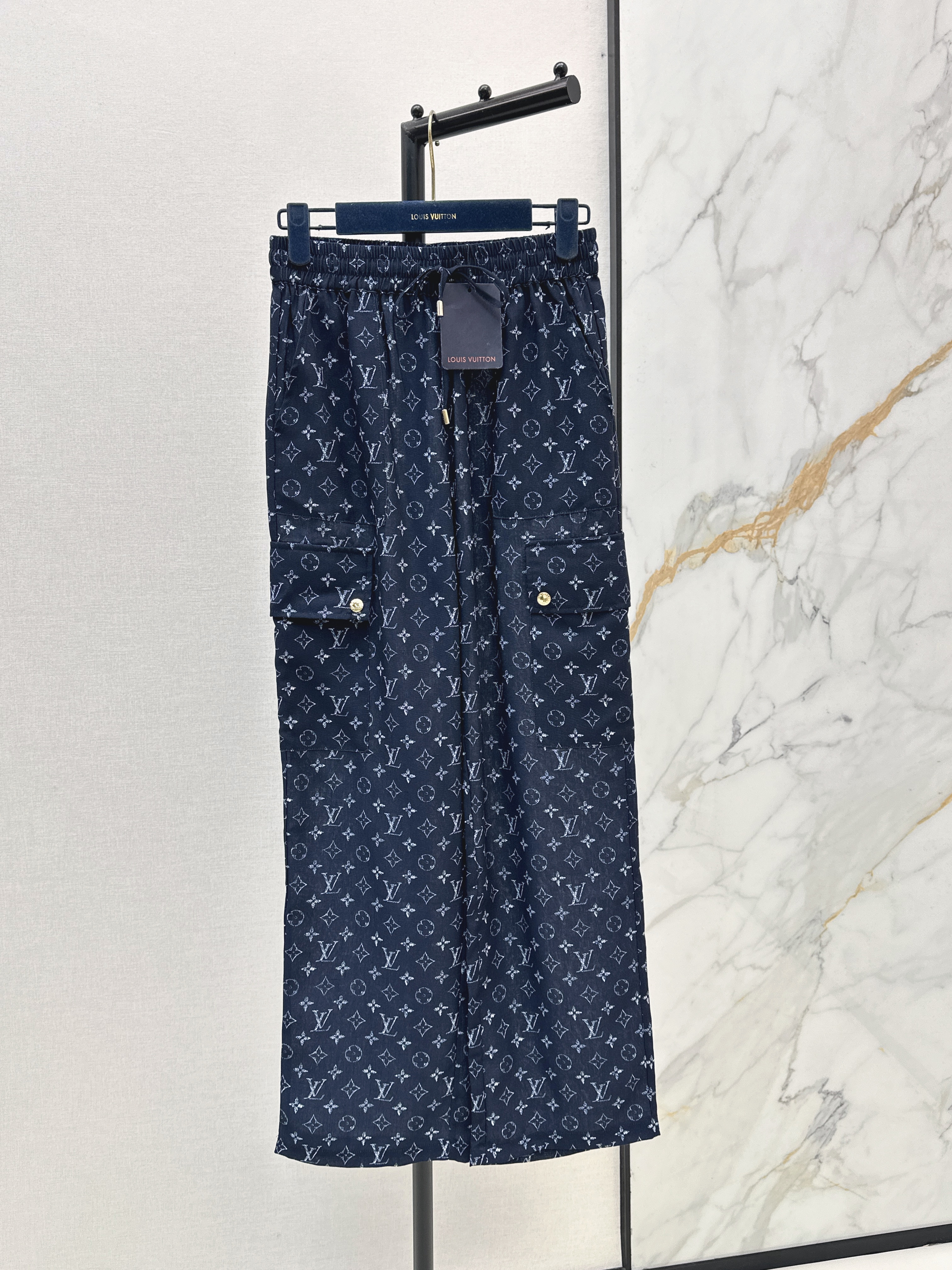 Louis New printed pants