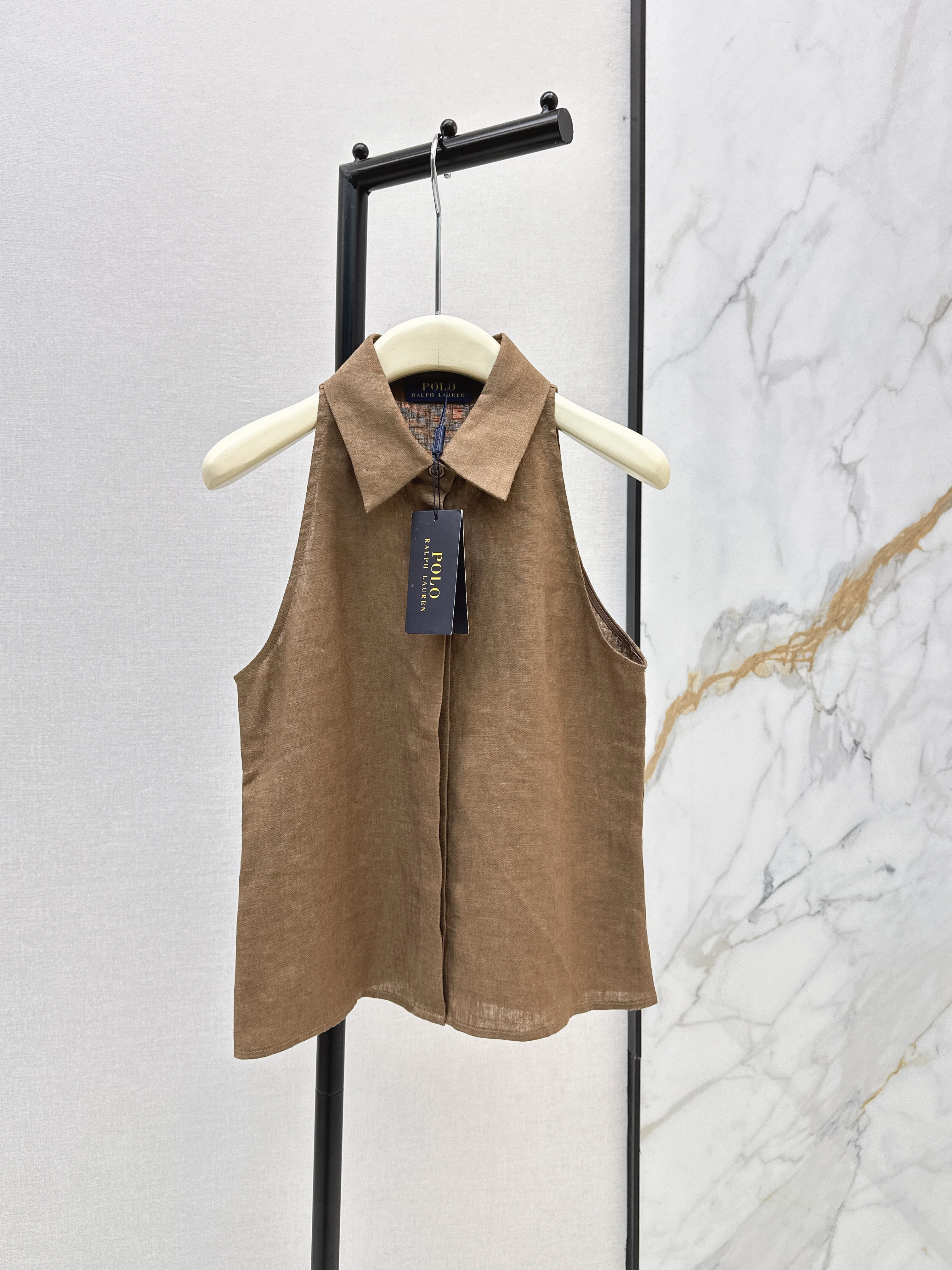 Ral New sleeveless top