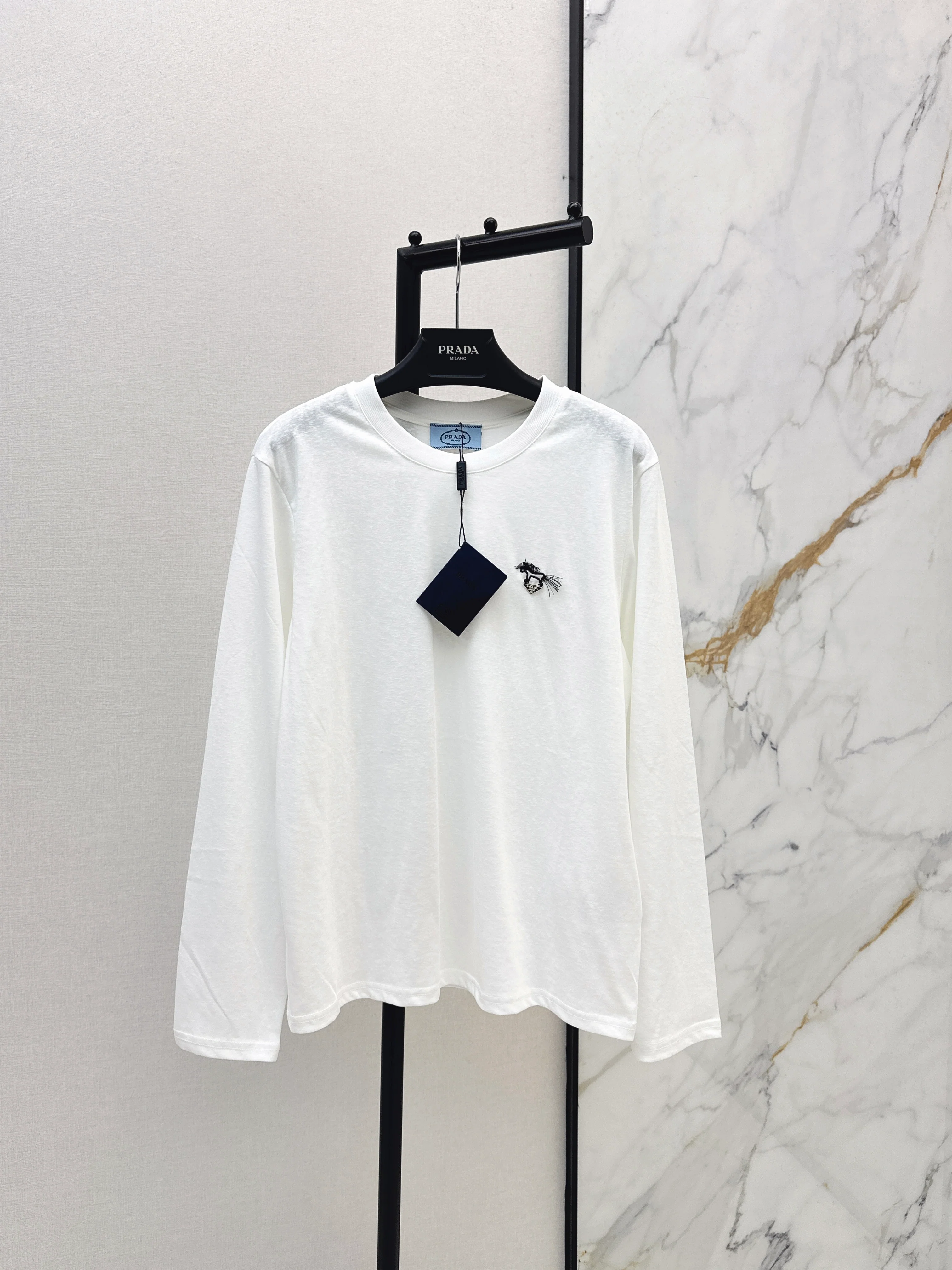 Pra NEW embroidery basic tee