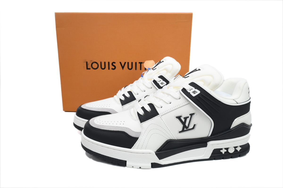Pkkicks God Batch LOUIS VUITTON Trainer Black and White