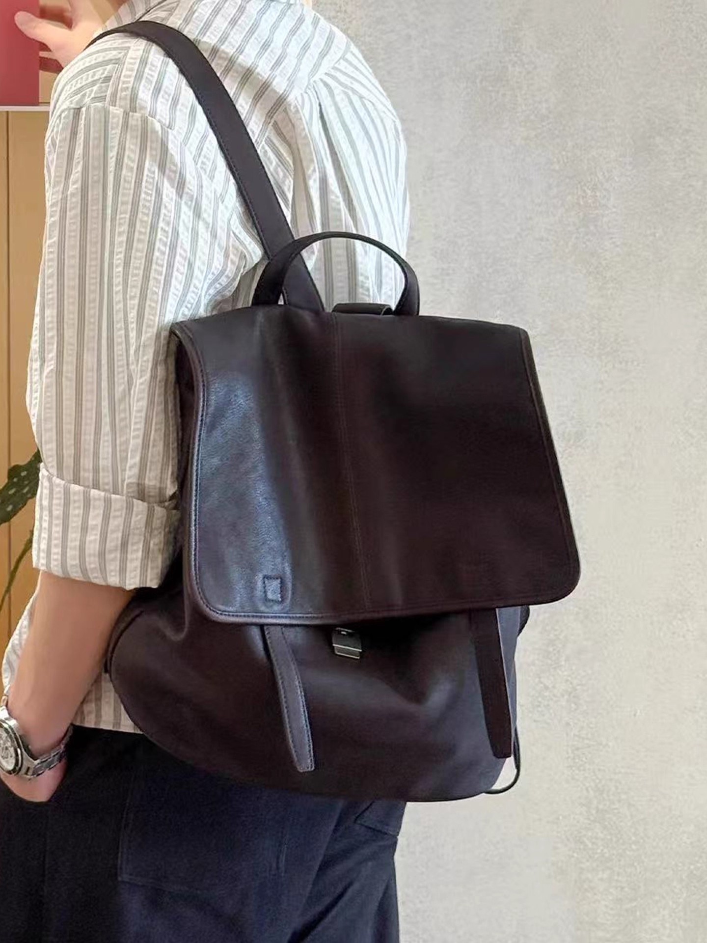 The Minimalist Full-Grain Leather Backpack