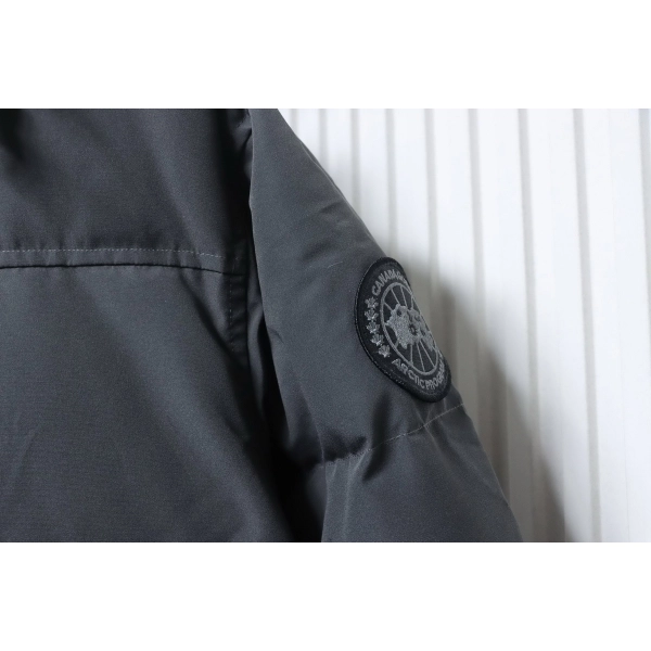 CANADA GOOSE MacMillan Parka 17 Gray   Black label